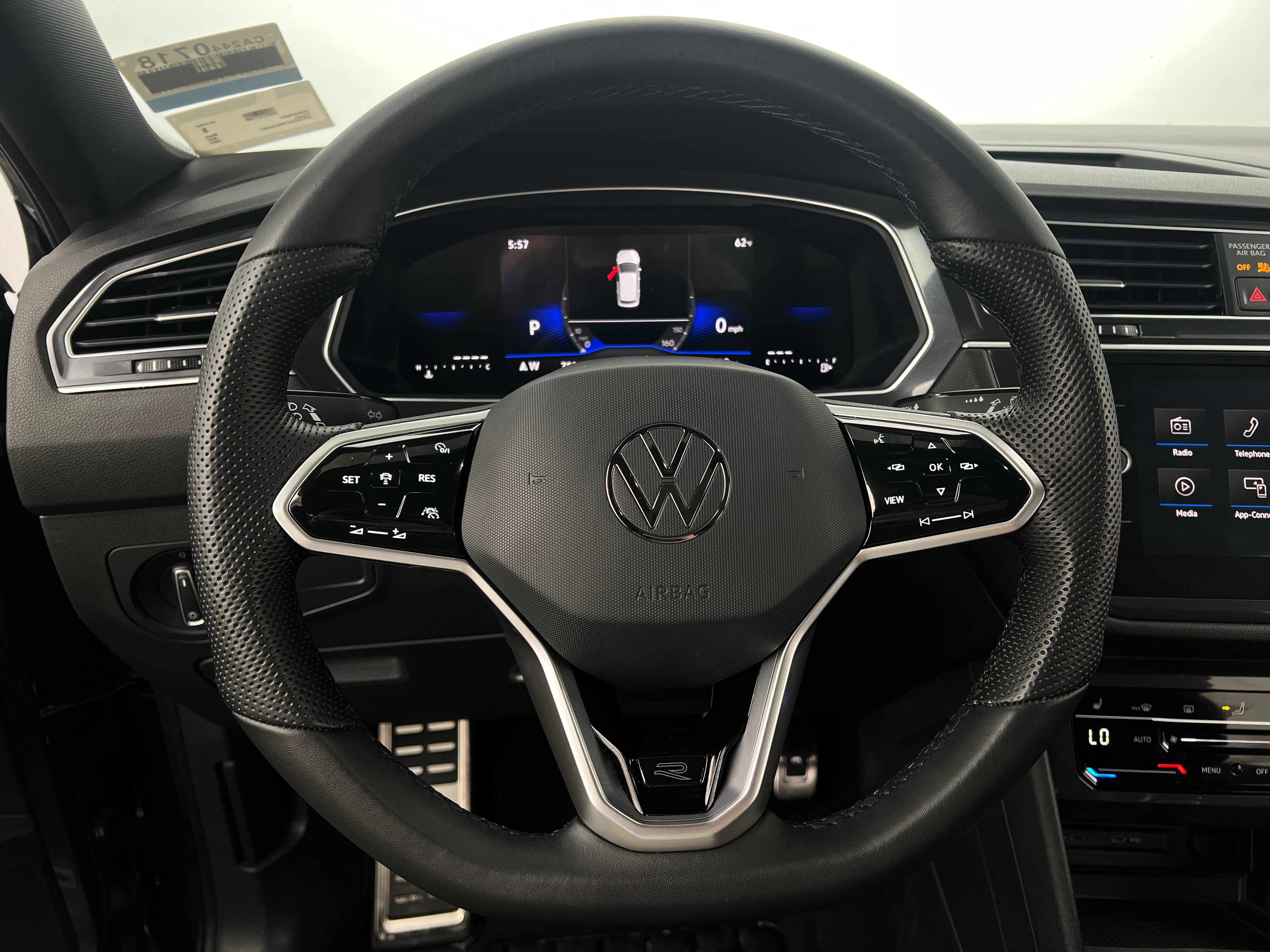2024 Volkswagen Tiguan SE R-Line Black 4