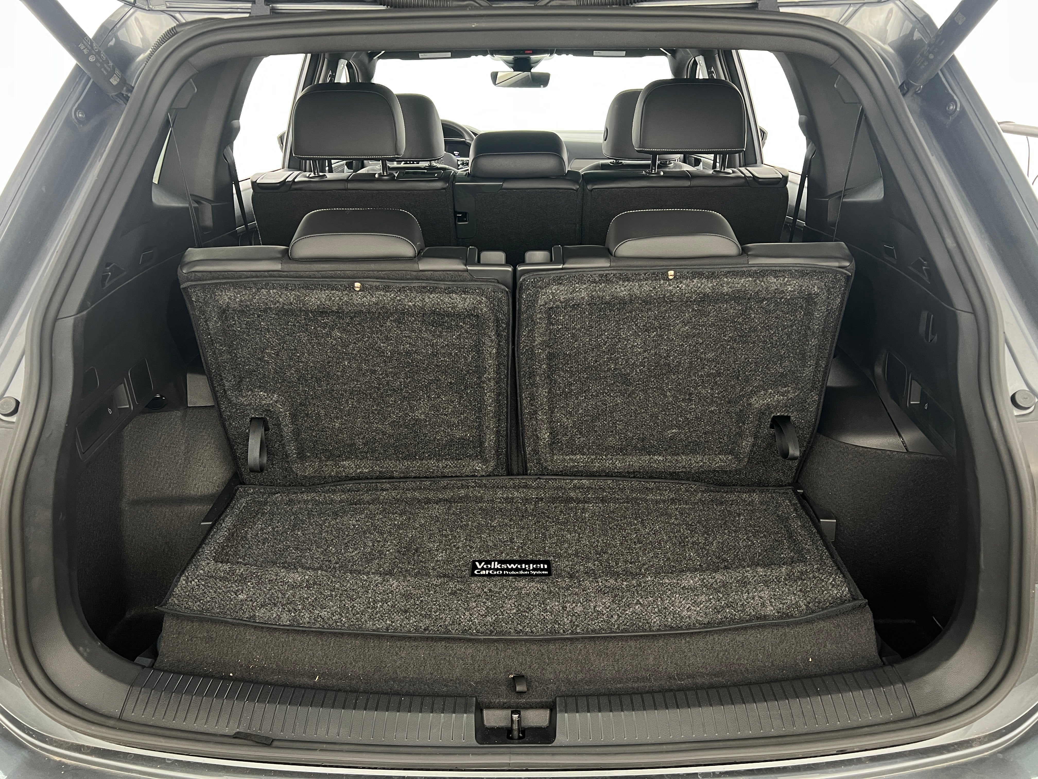 2024 Volkswagen Tiguan SE R-Line Black 6