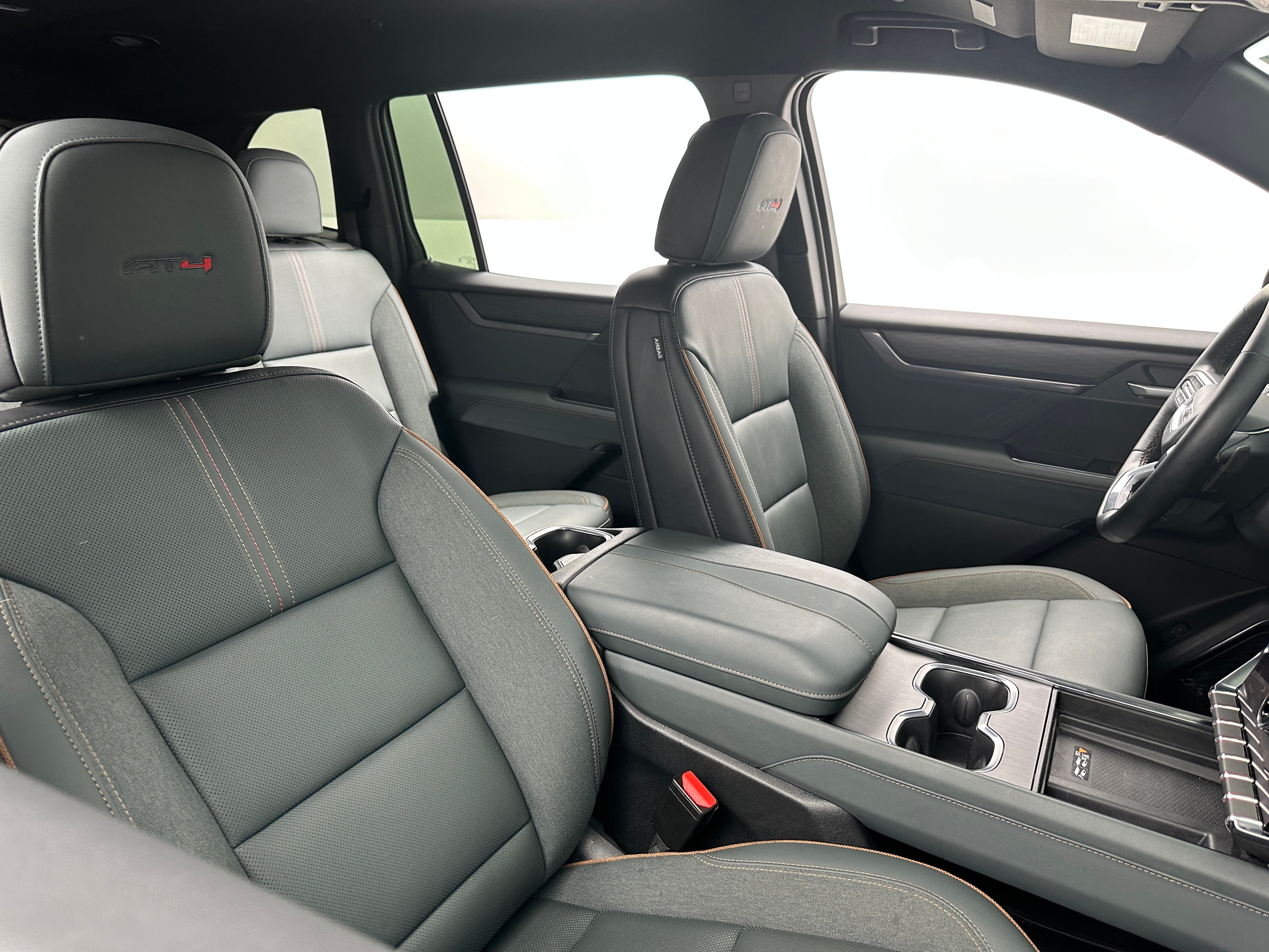 2024 GMC Acadia AT4 2