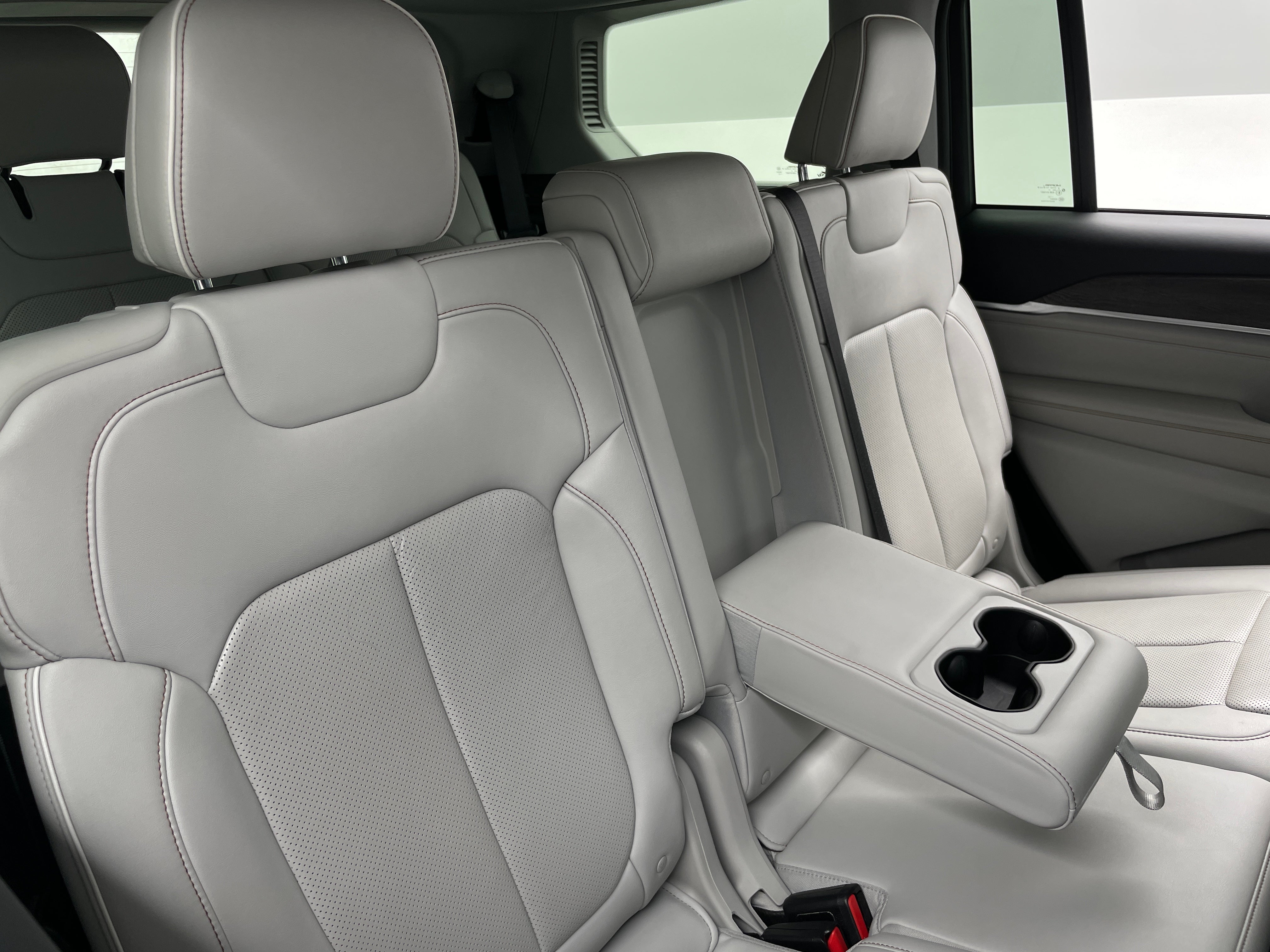 2021 Jeep Grand Cherokee L Overland 5