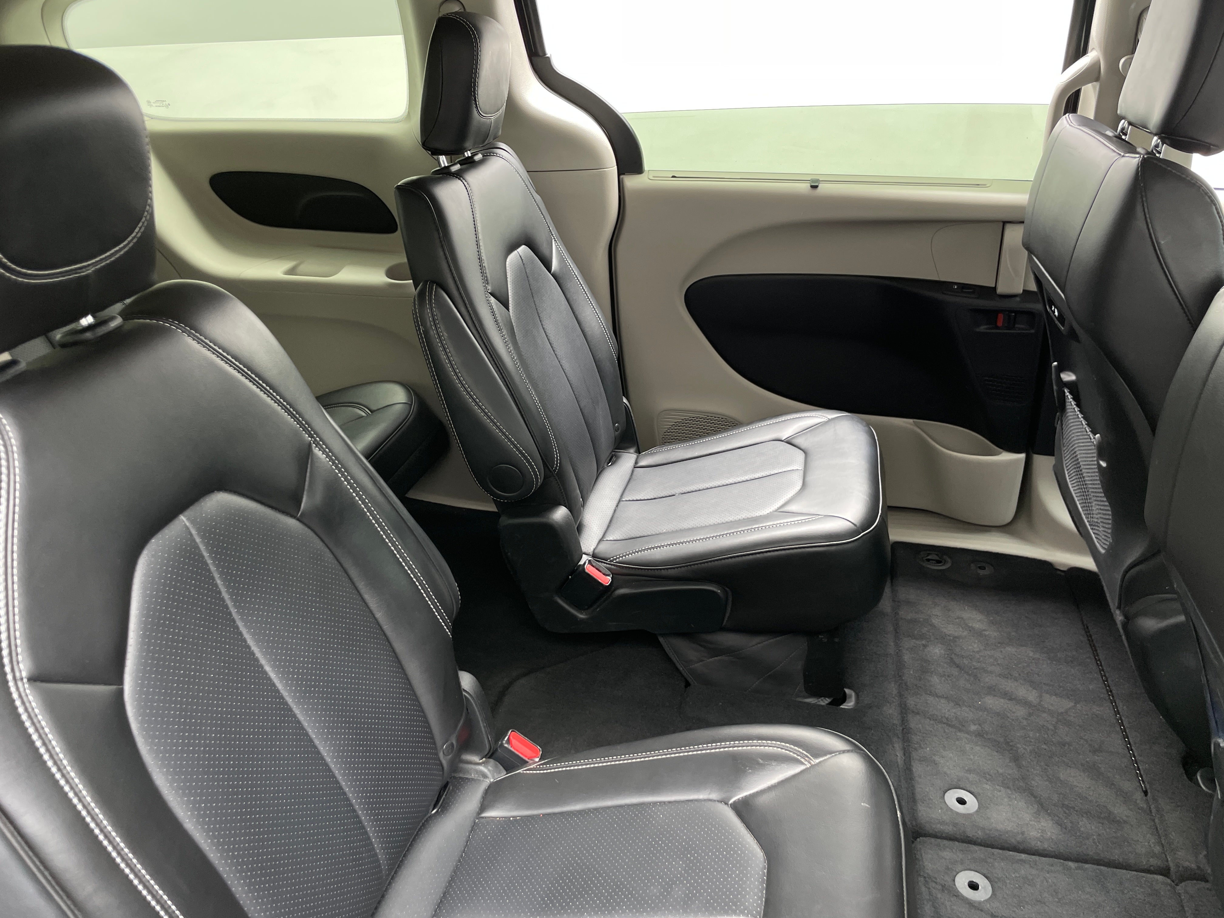 2024 Chrysler Pacifica Touring L 5