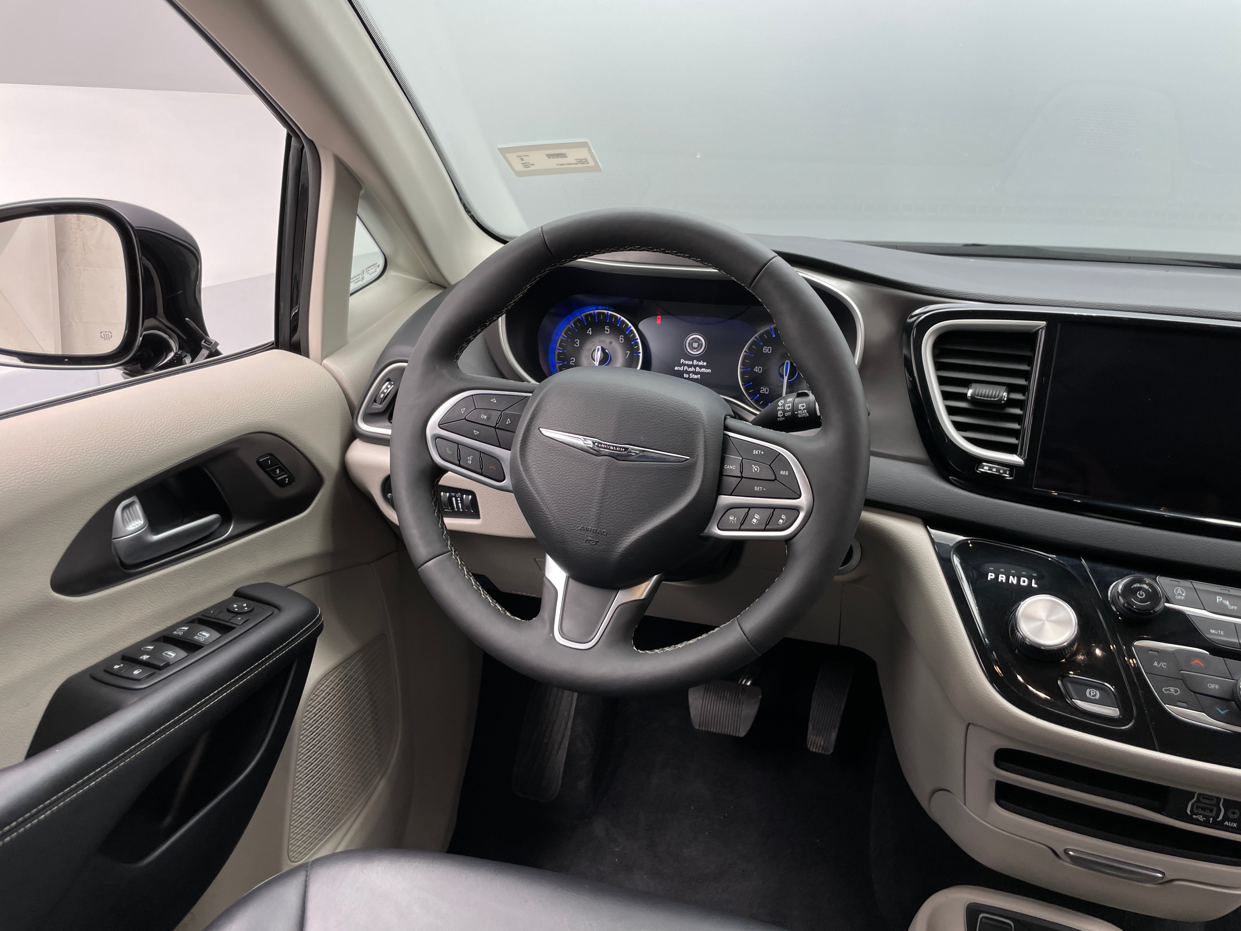 2024 Chrysler Pacifica Touring L 4