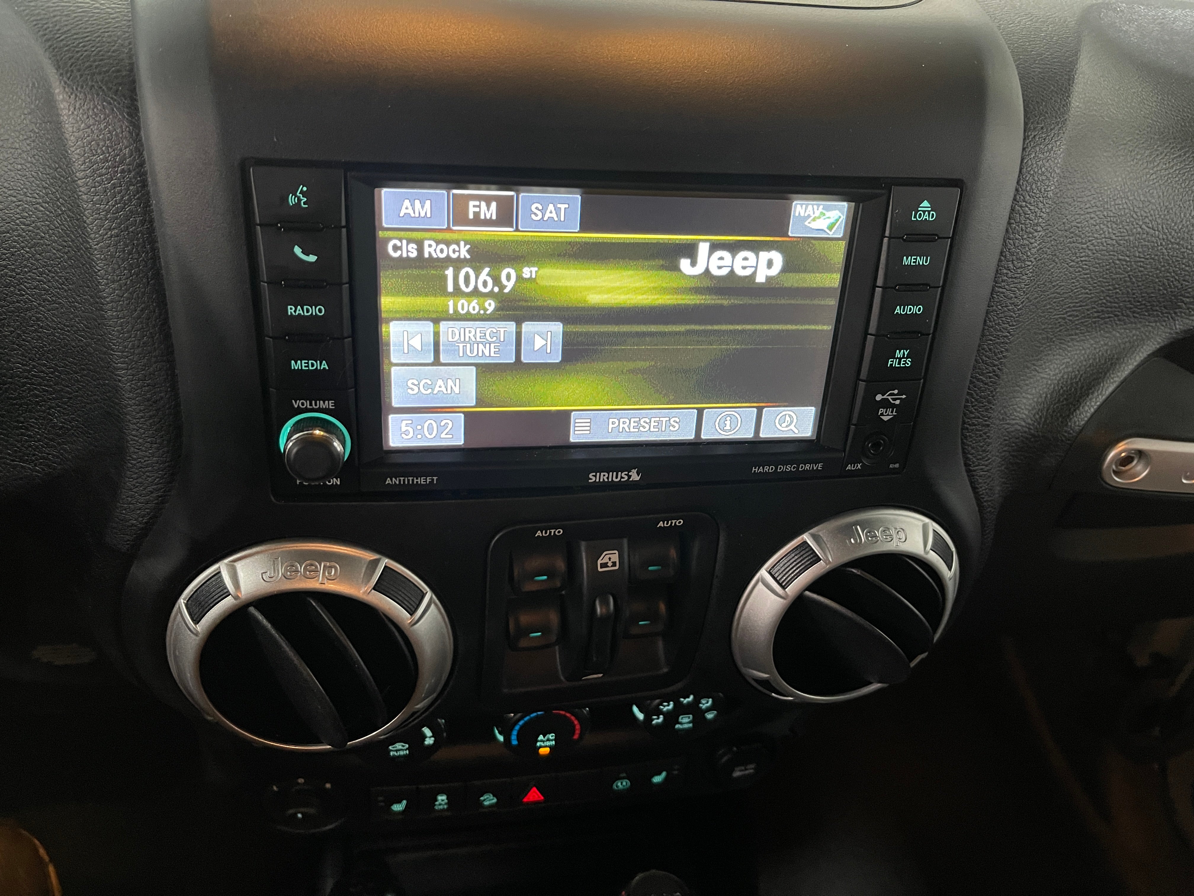 2015 Jeep Wrangler Unlimited Sahara 4