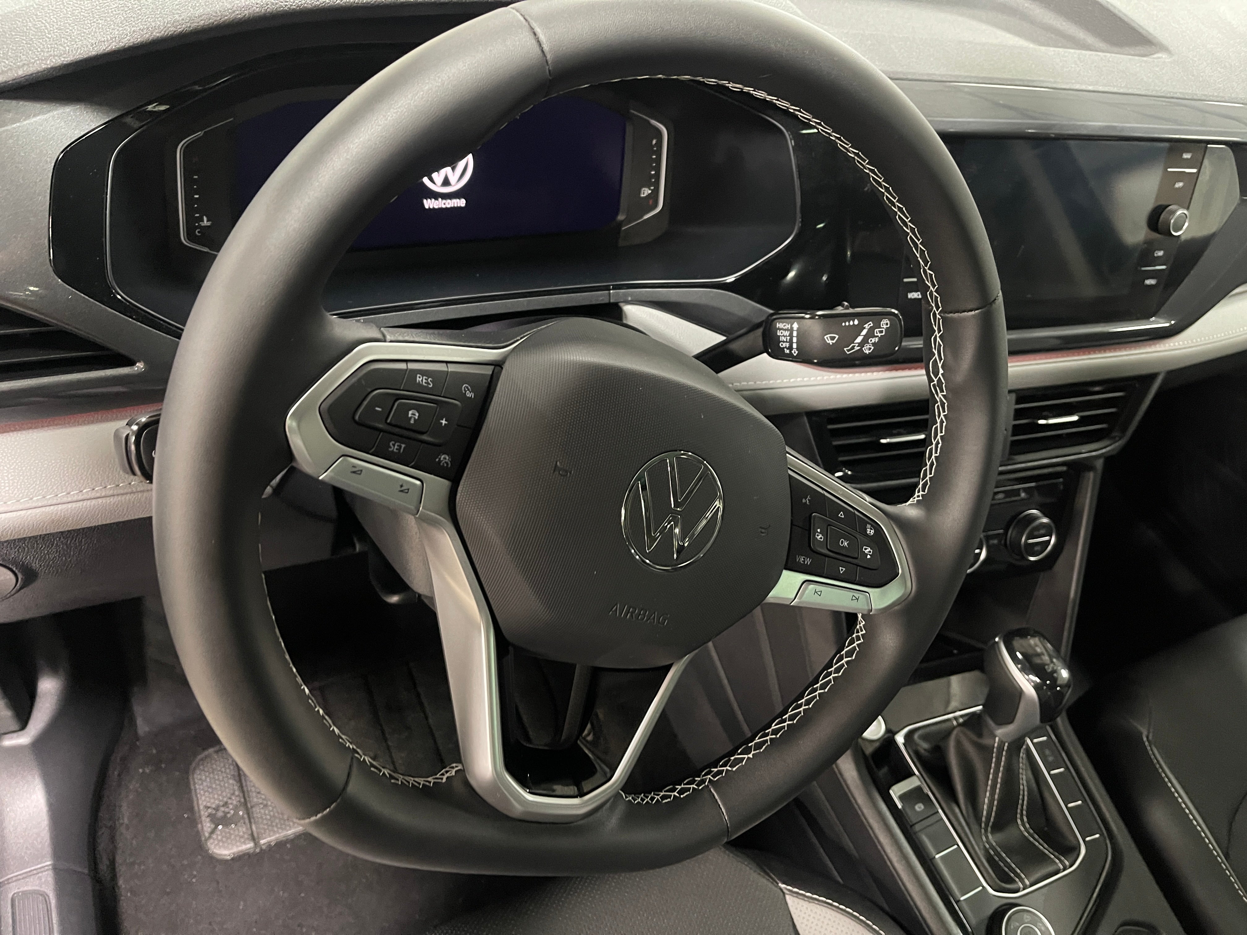 2023 Volkswagen Taos SEL 4