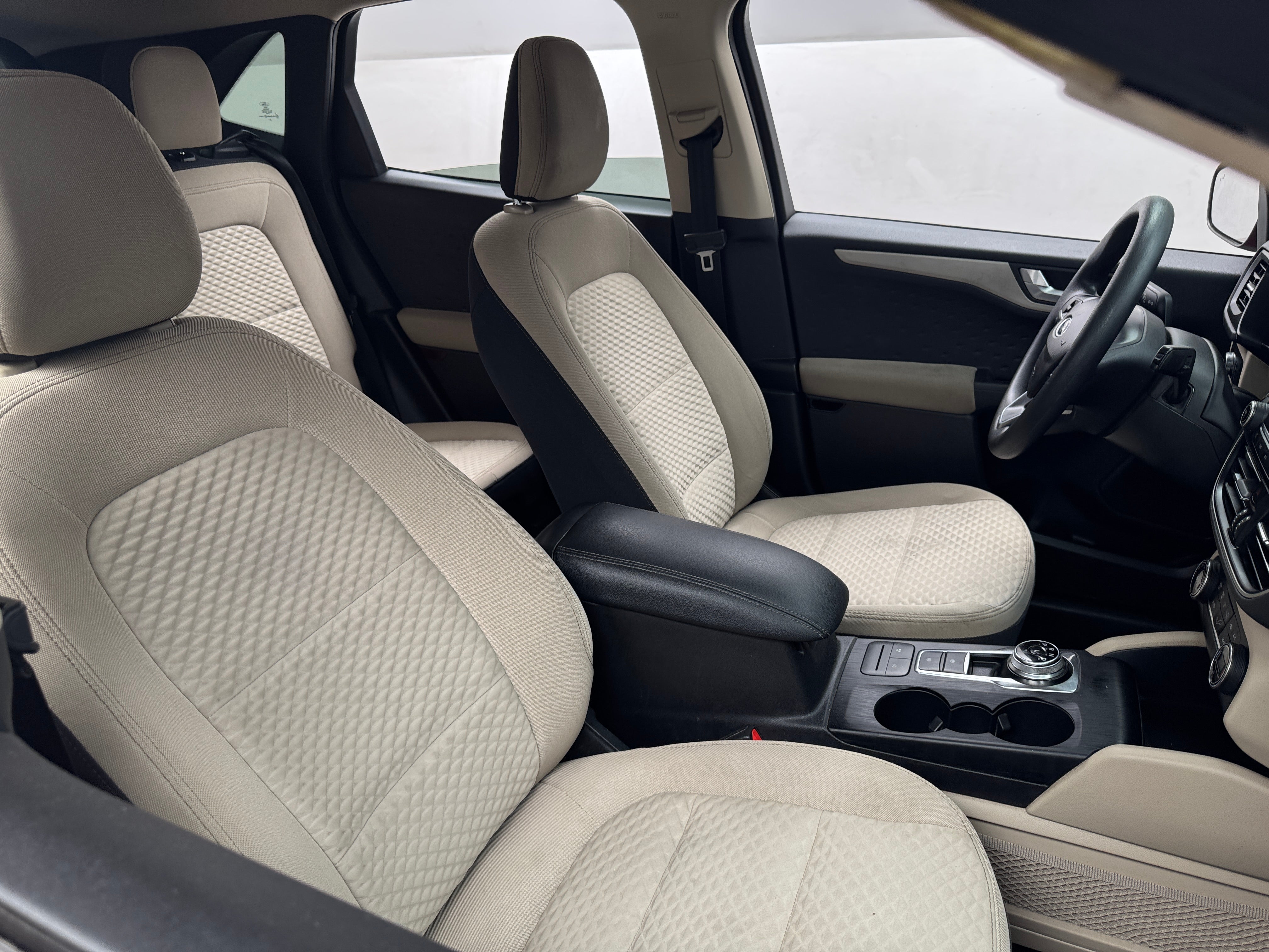 2020 Ford Escape SE 2