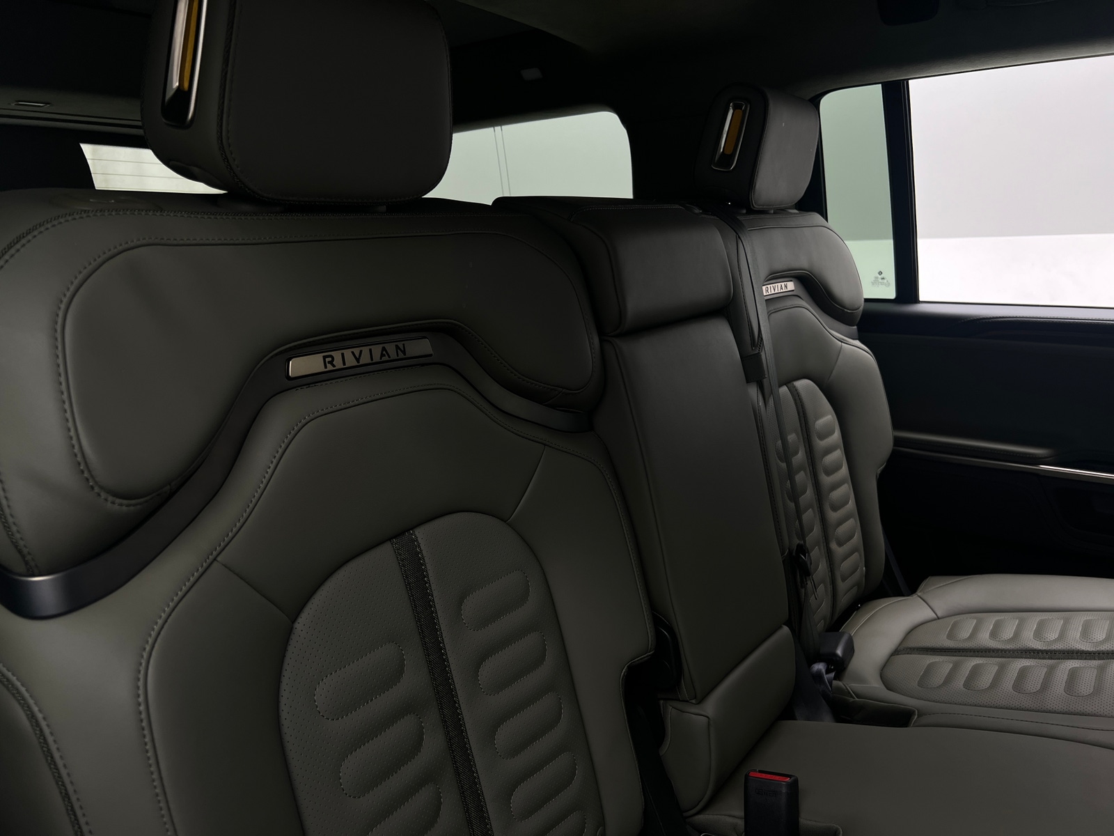 Thumbnail: 2023 Rivian R1S - 5