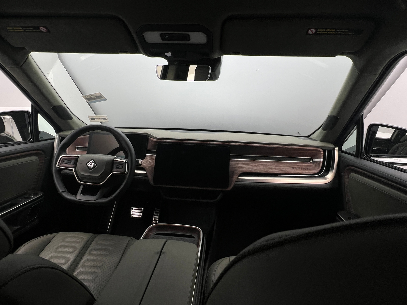 Thumbnail: 2023 Rivian R1S - 2