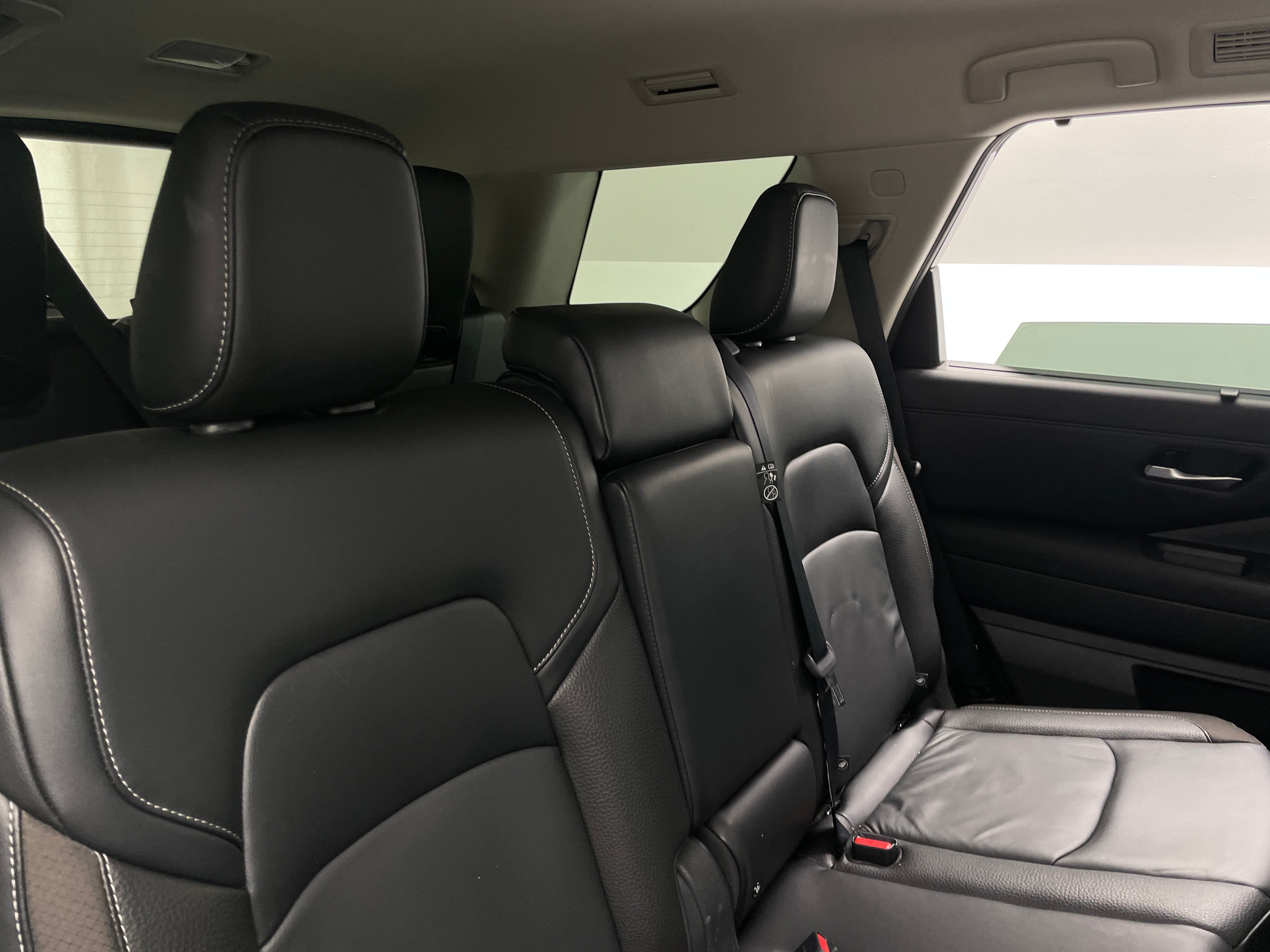 2023 Nissan Pathfinder SL 5