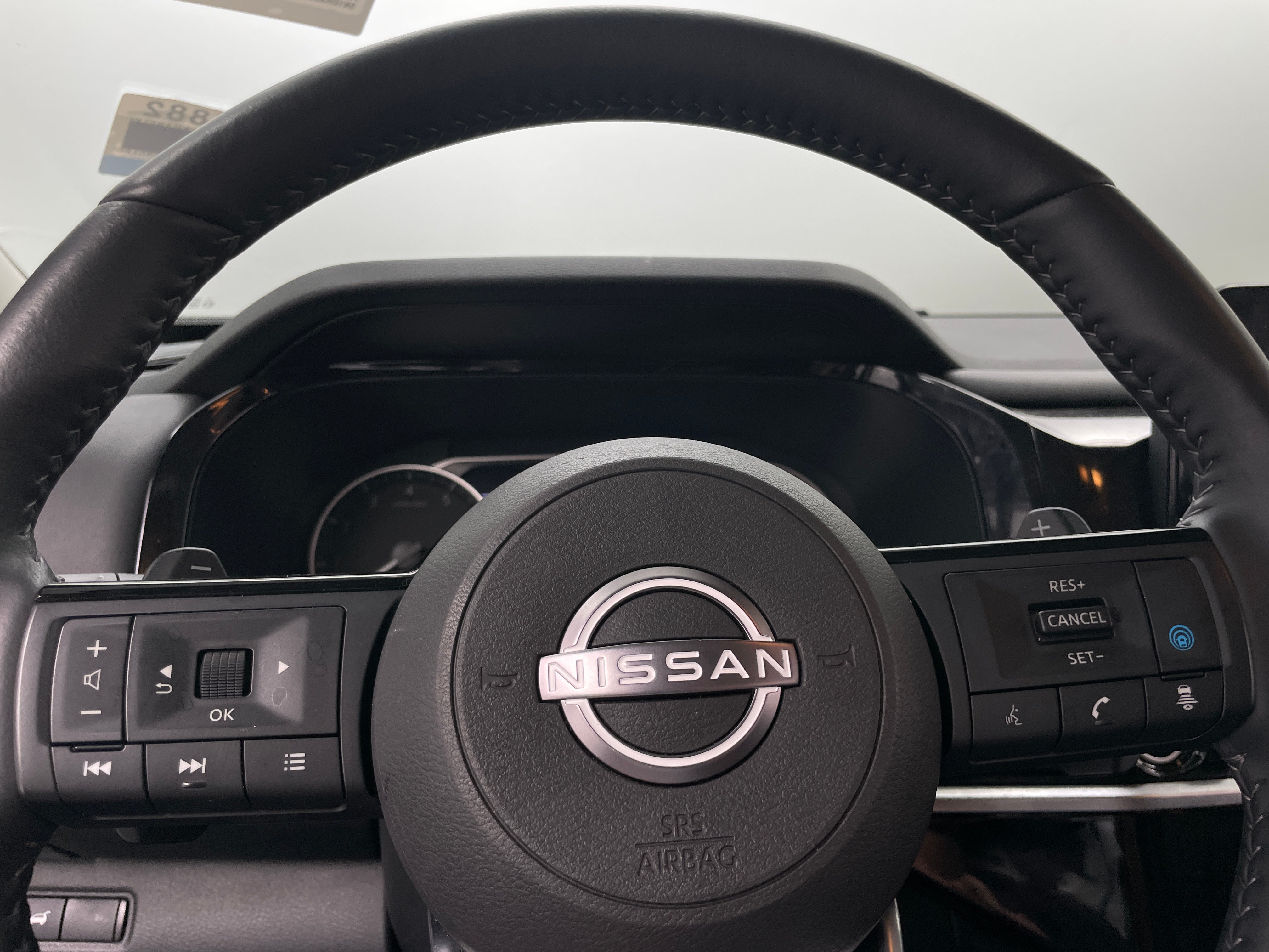 2023 Nissan Pathfinder SL 4