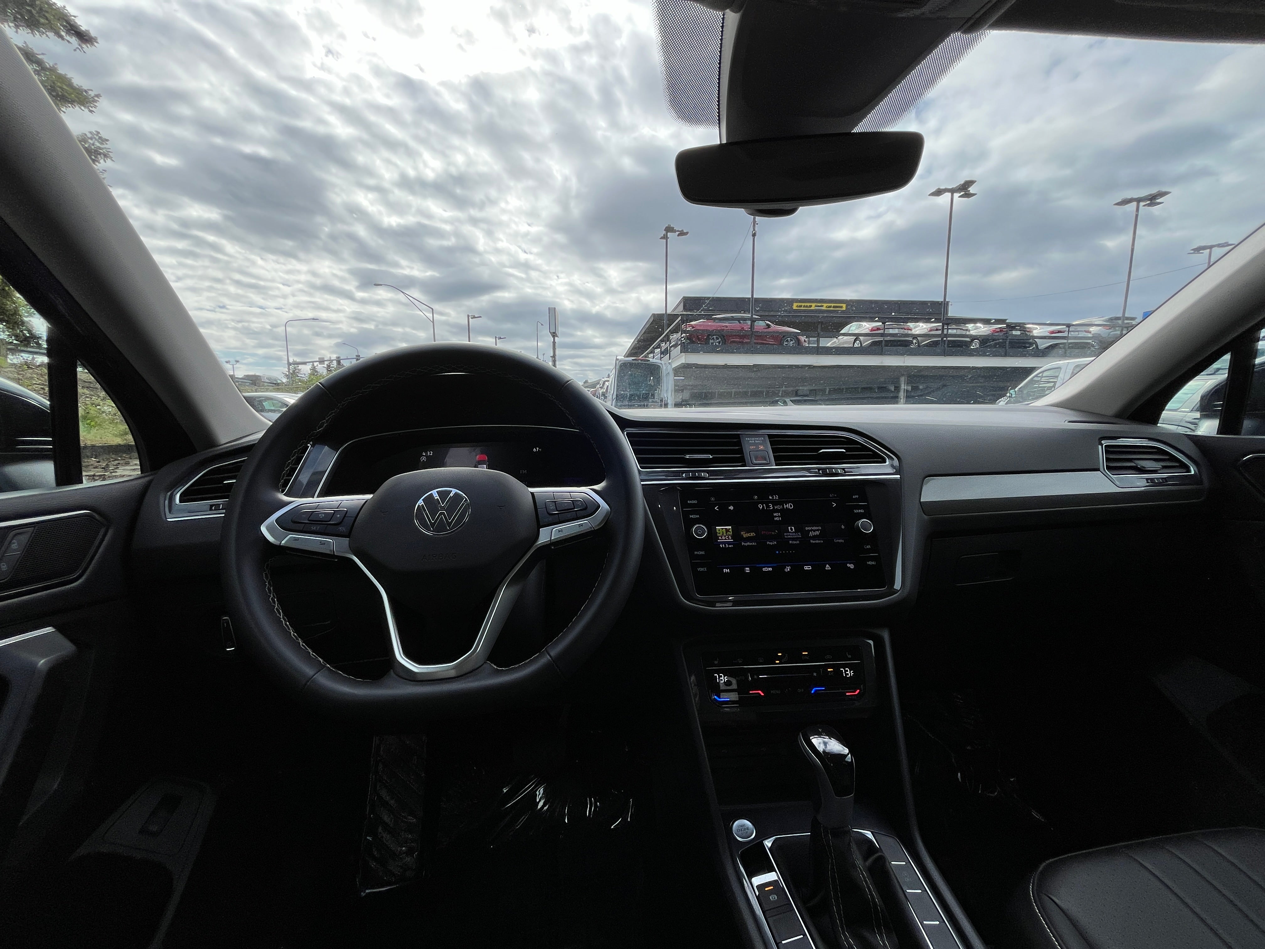 2024 Volkswagen Tiguan SE 2