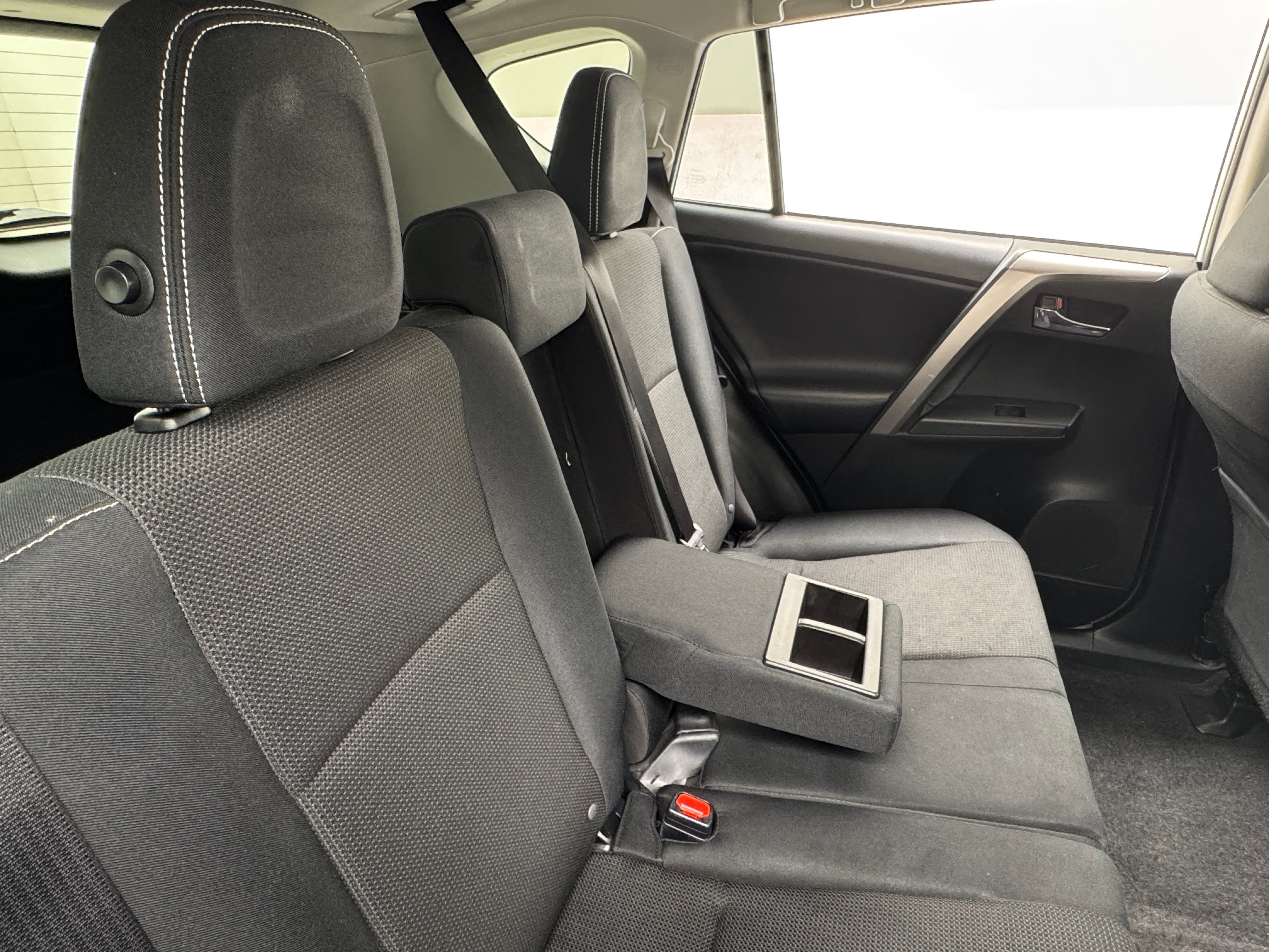 2018 Toyota RAV4 XLE 6