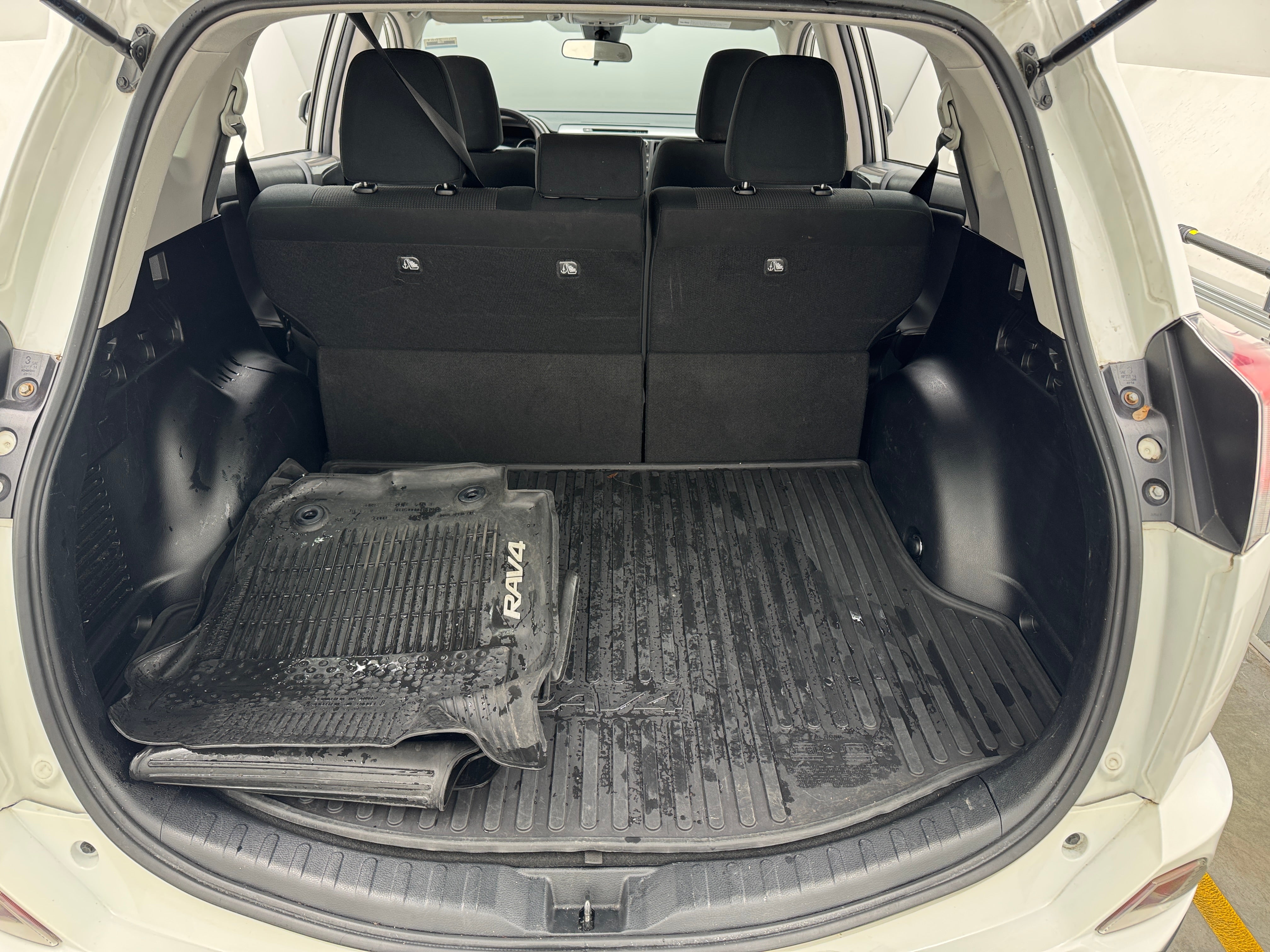 2018 Toyota RAV4 XLE 7