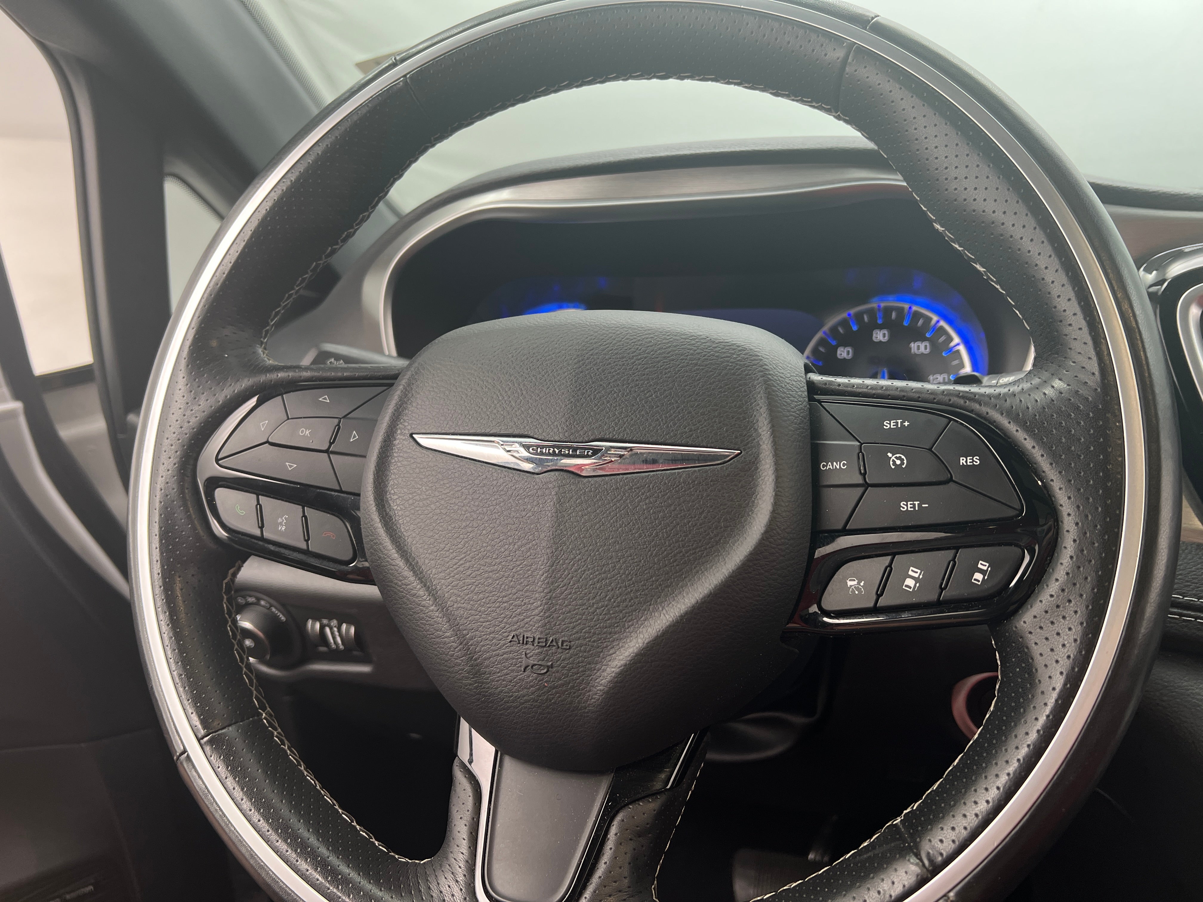 2020 Chrysler Pacifica Limited 4