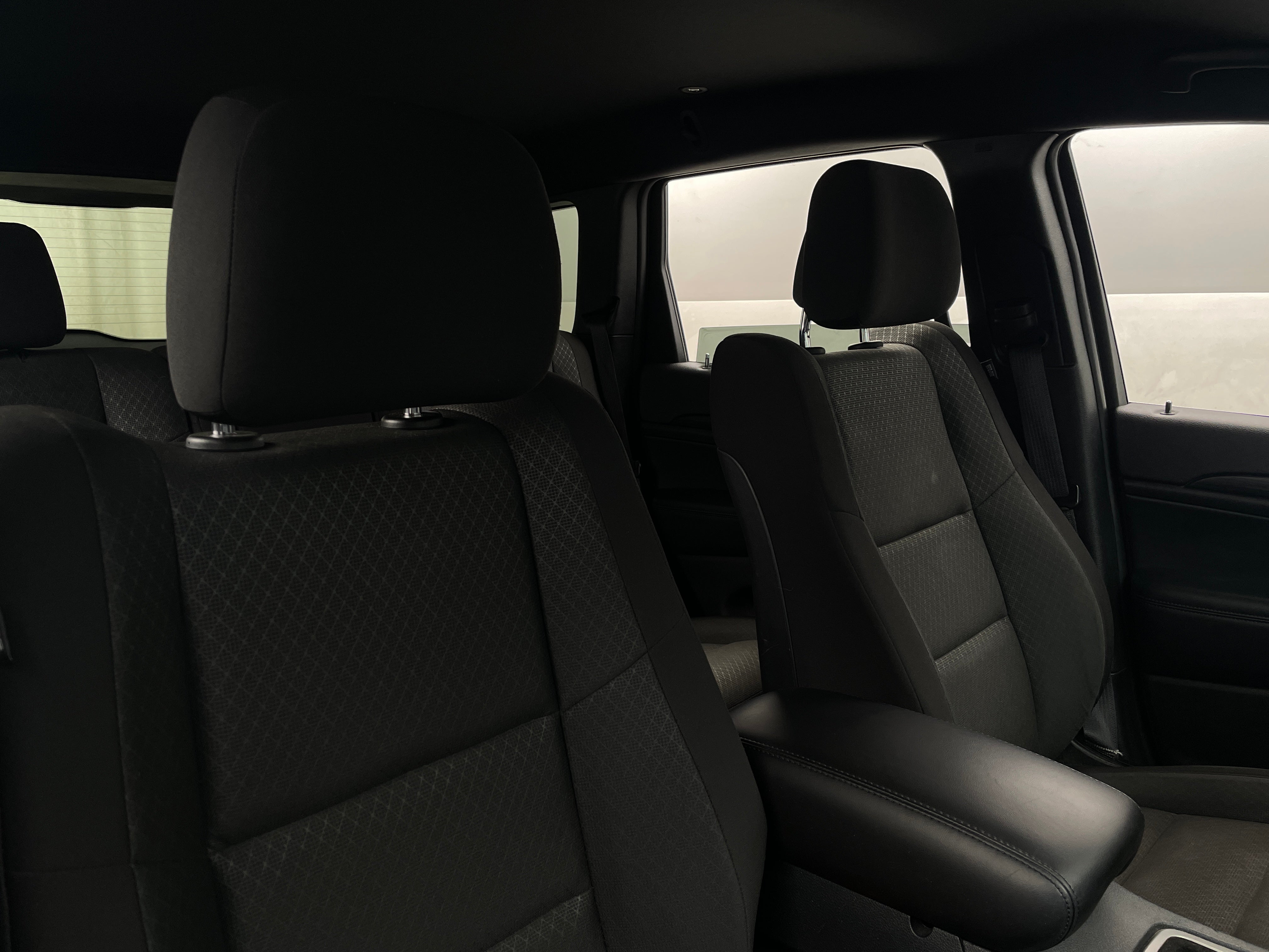 2020 Jeep Grand Cherokee Laredo 2