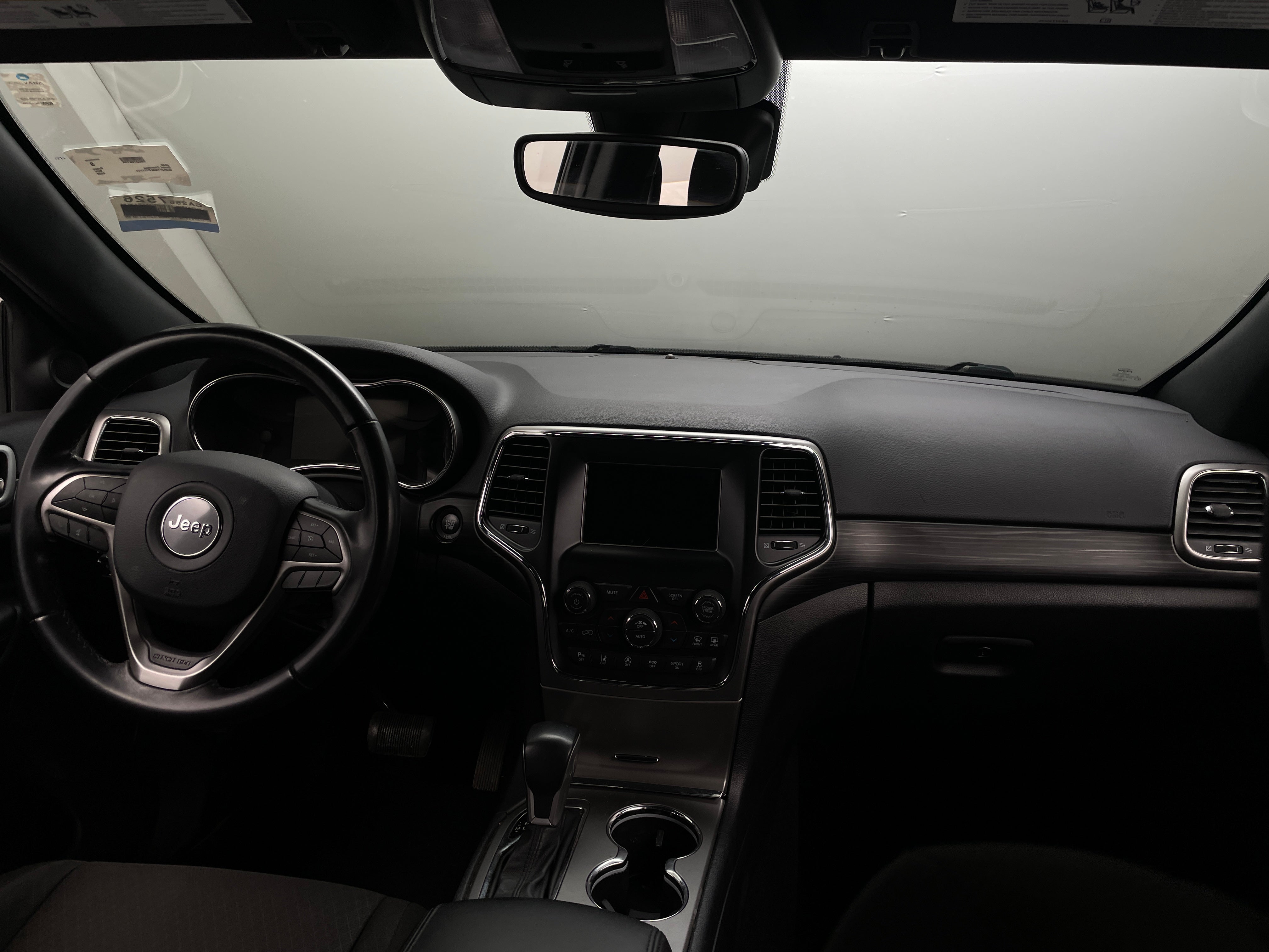 2020 Jeep Grand Cherokee Laredo 3