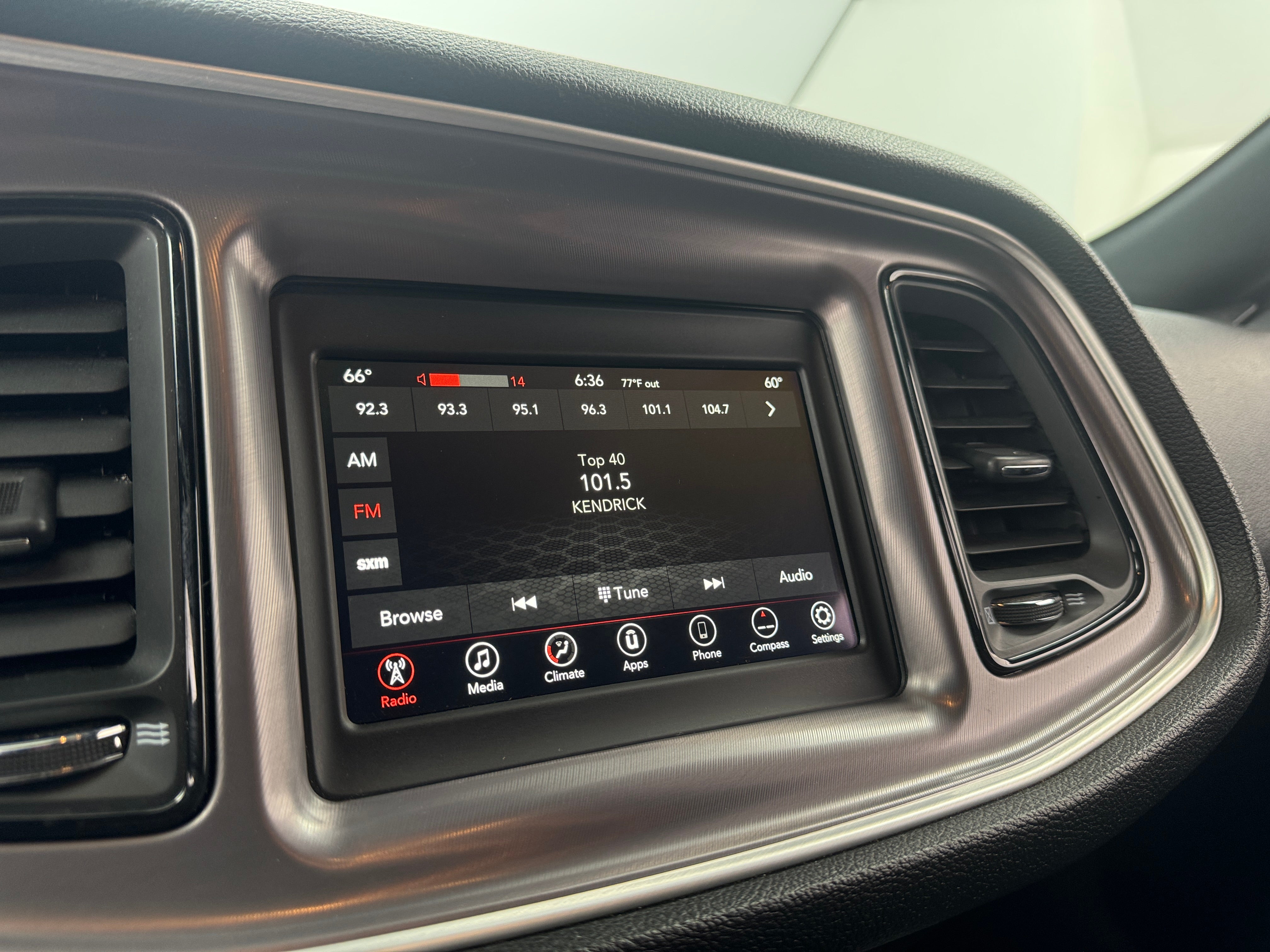 2020 Dodge Challenger SXT 3