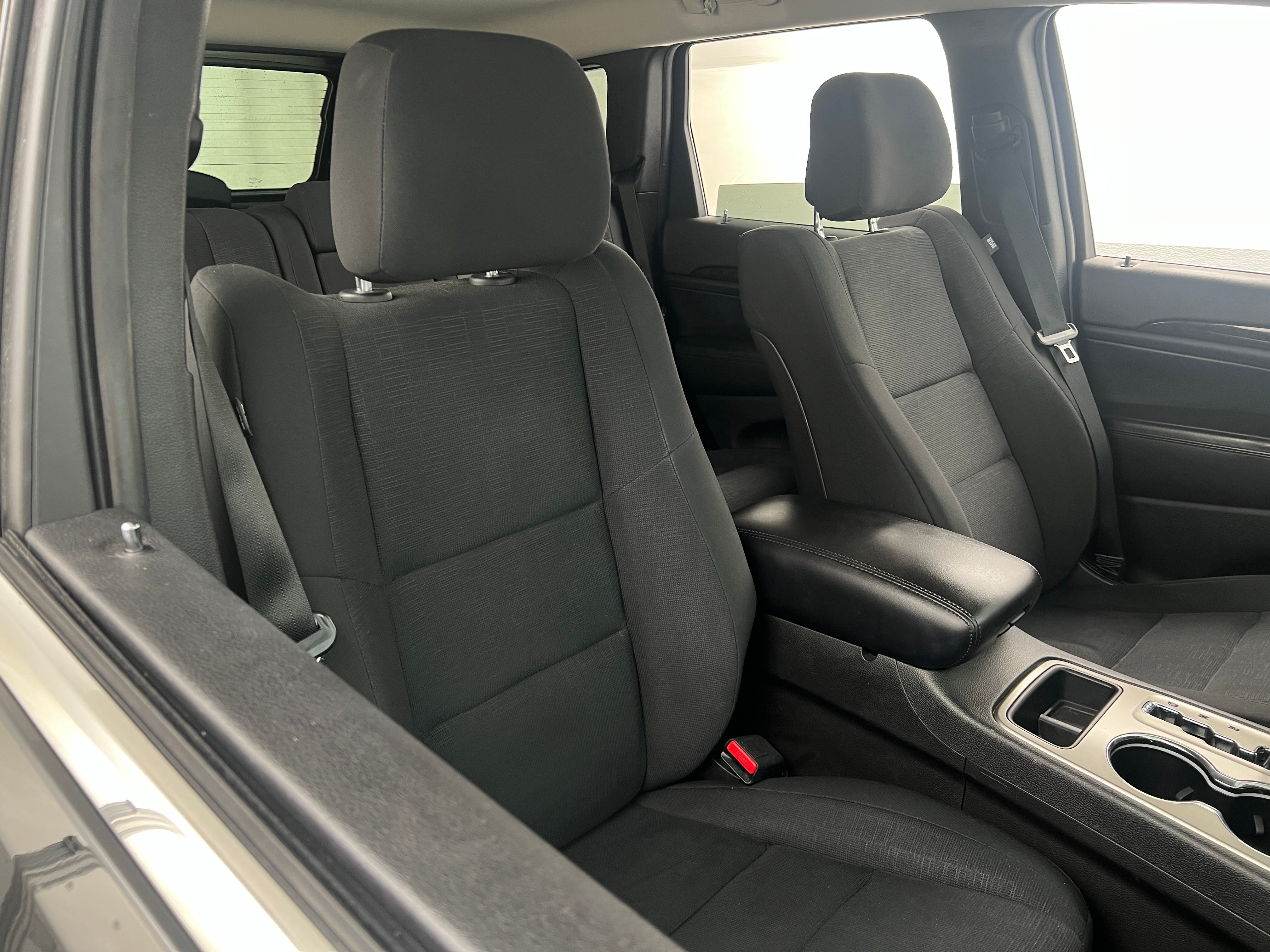 2013 Jeep Grand Cherokee Laredo 2