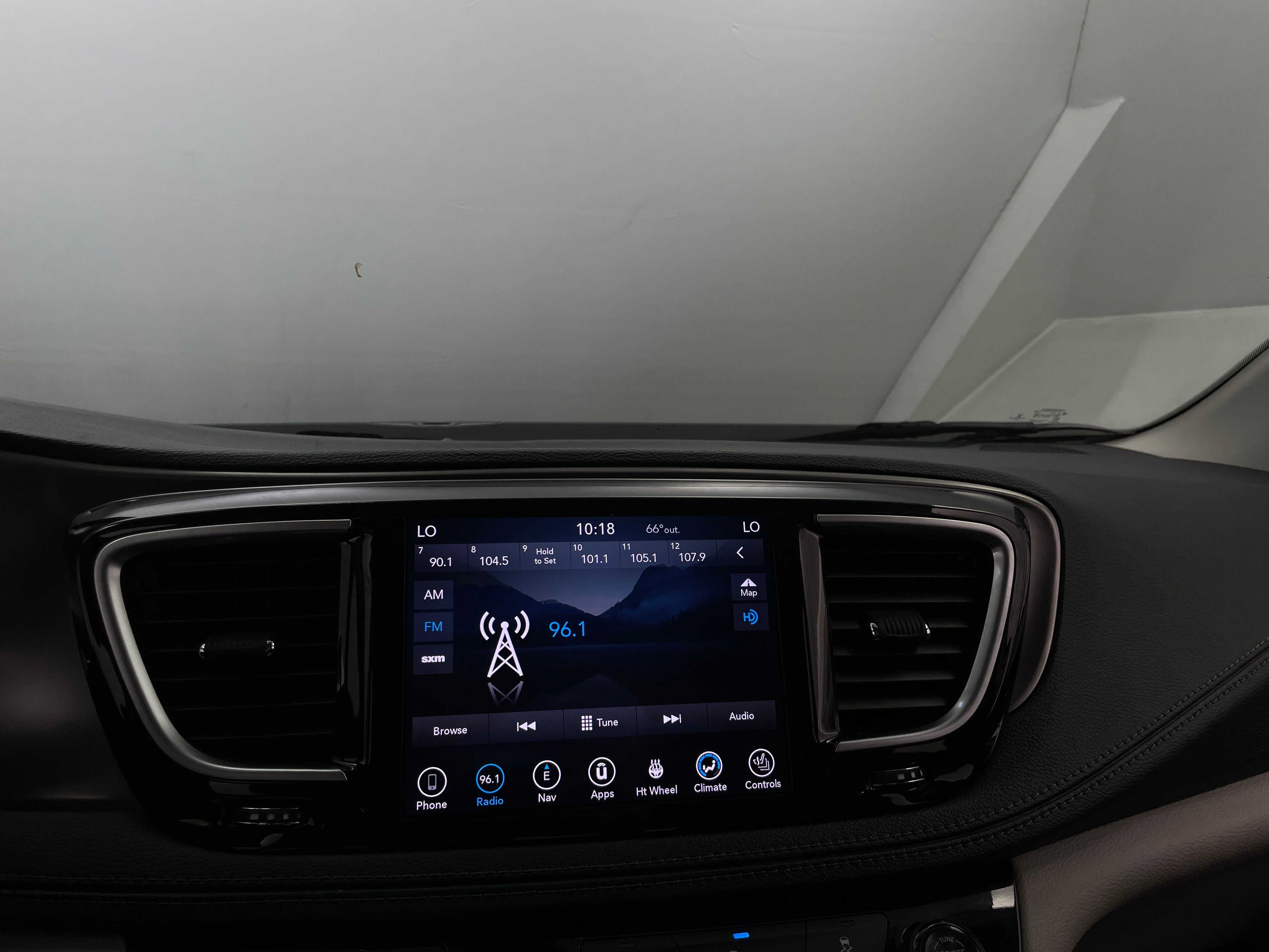 2018 Chrysler Pacifica Limited 3