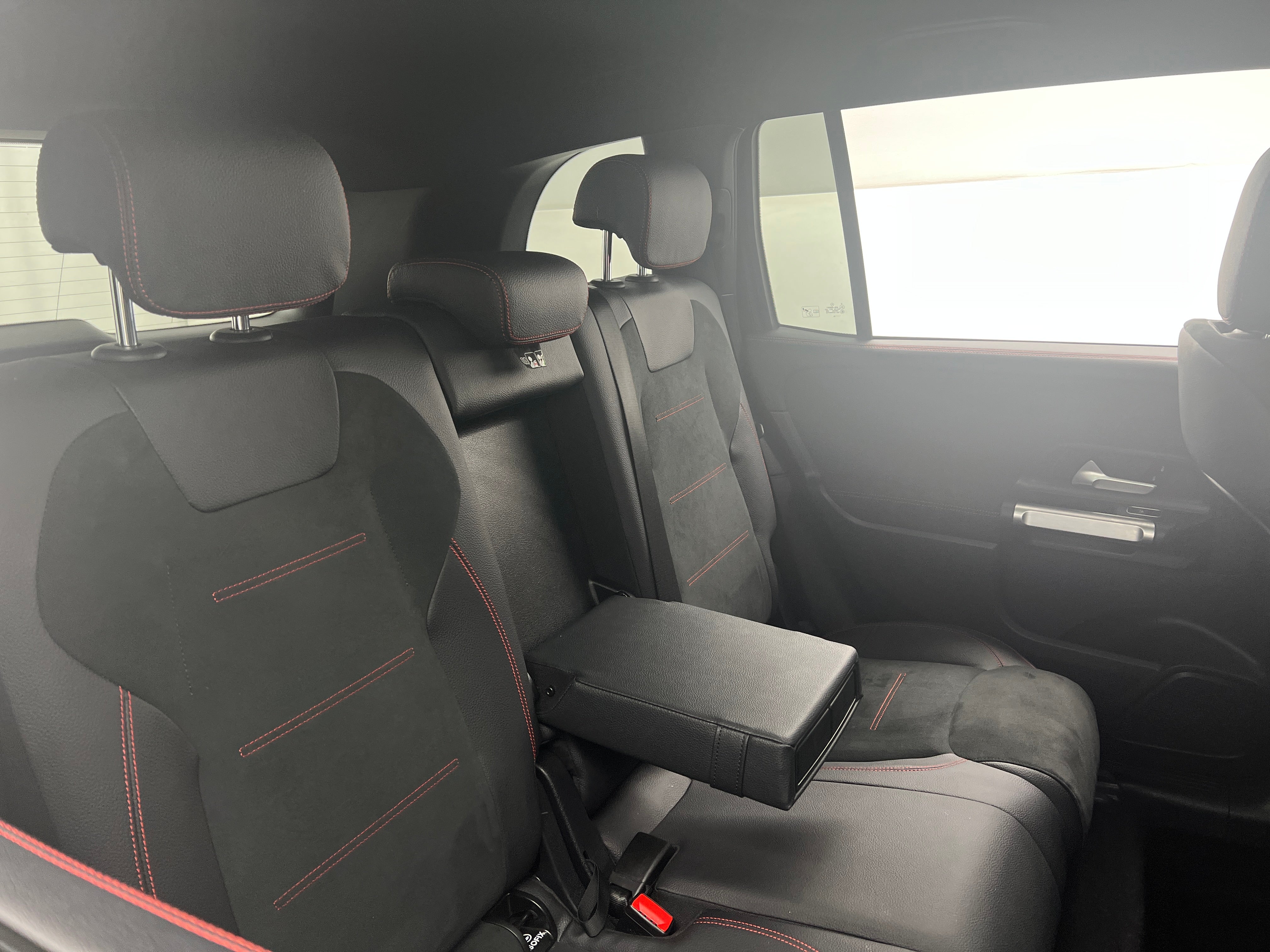 2023 Mercedes-Benz GLB 250 5