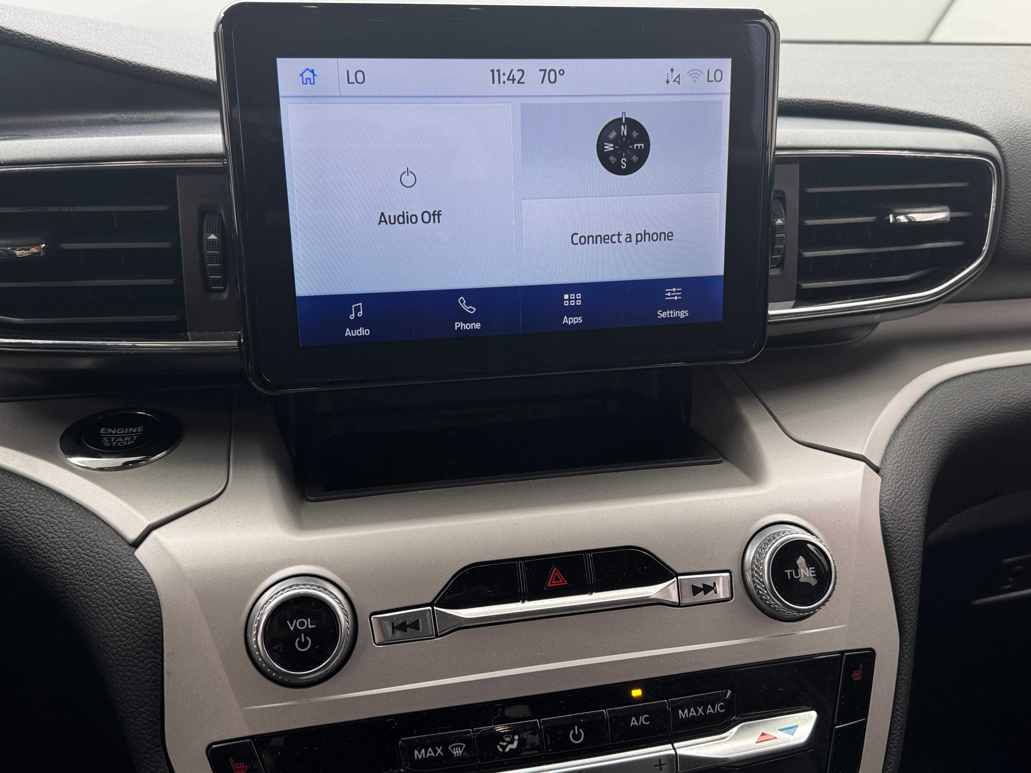 2024 Ford Explorer XLT 4