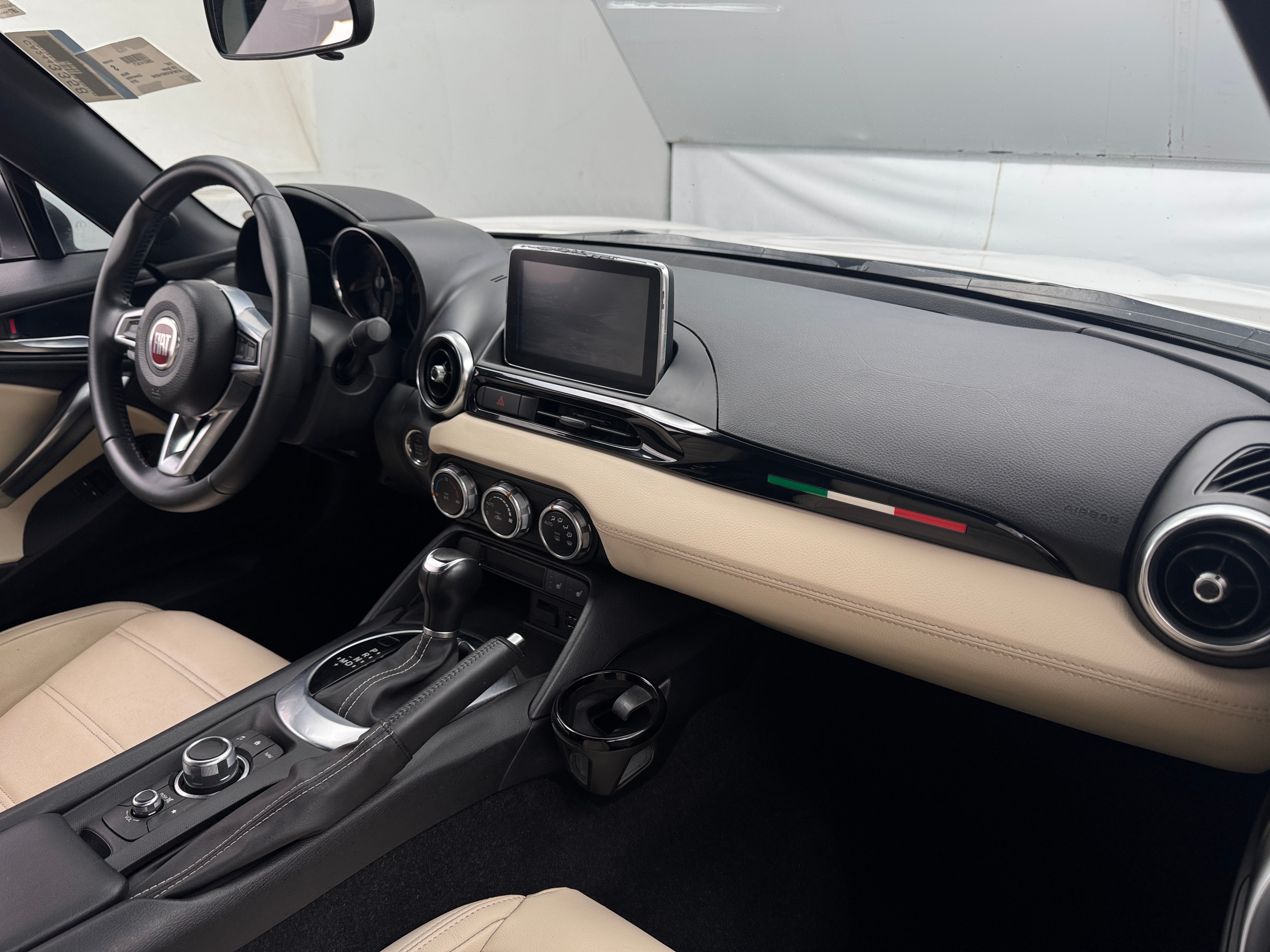 2019 Fiat 124 Spider Lusso 2
