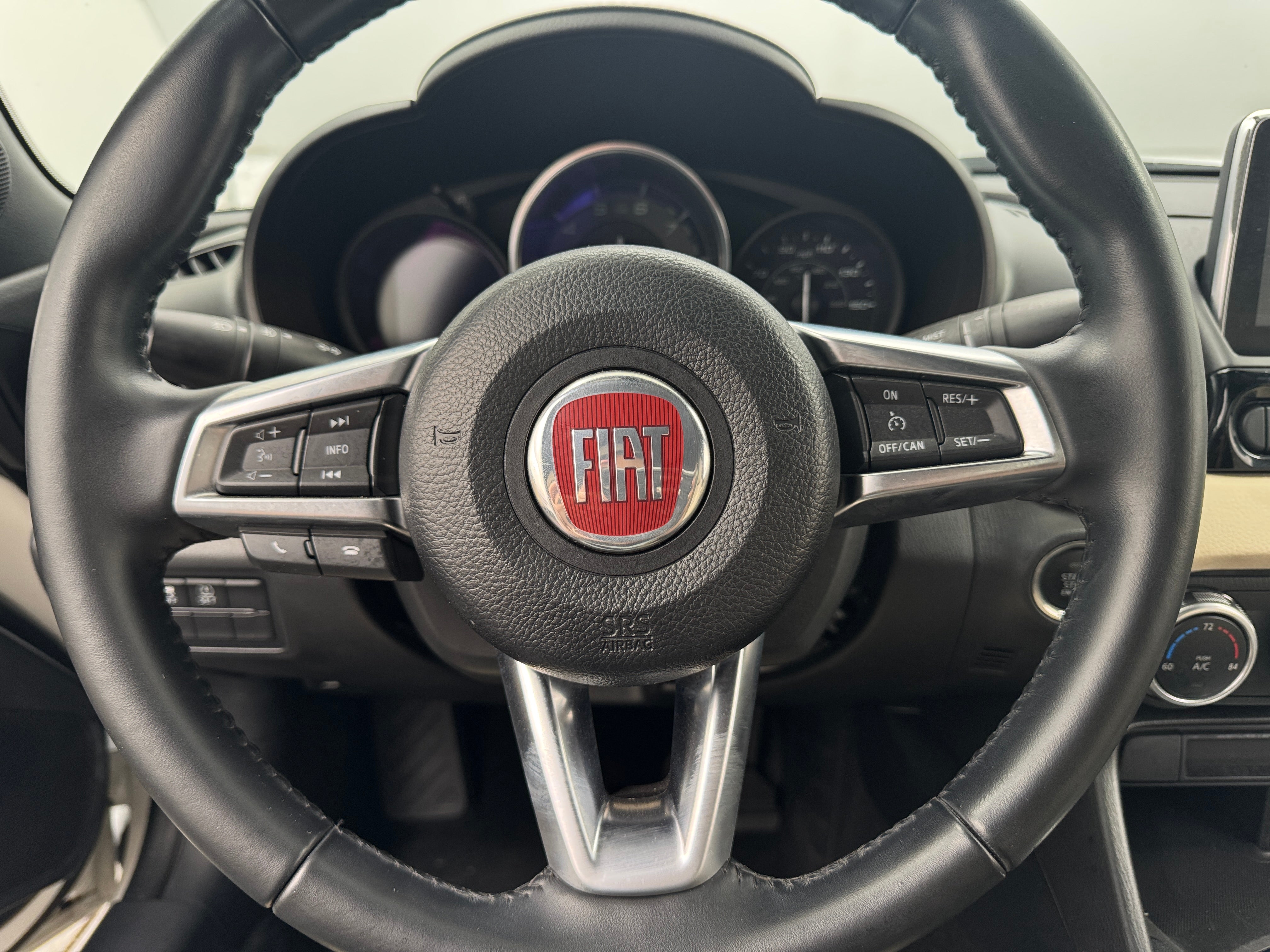 2019 Fiat 124 Spider Lusso 4