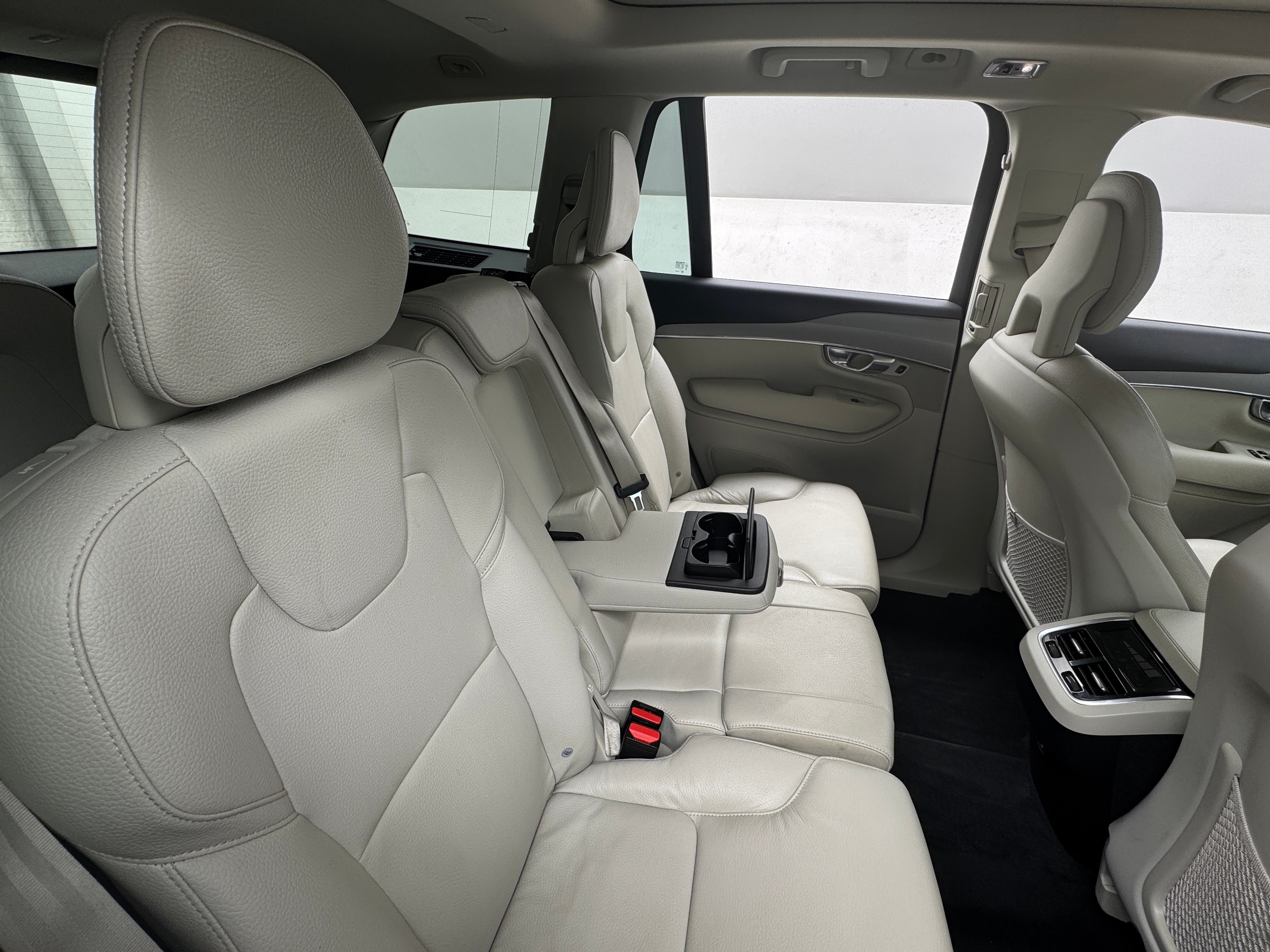 2022 Volvo XC90 T5 Momentum 5