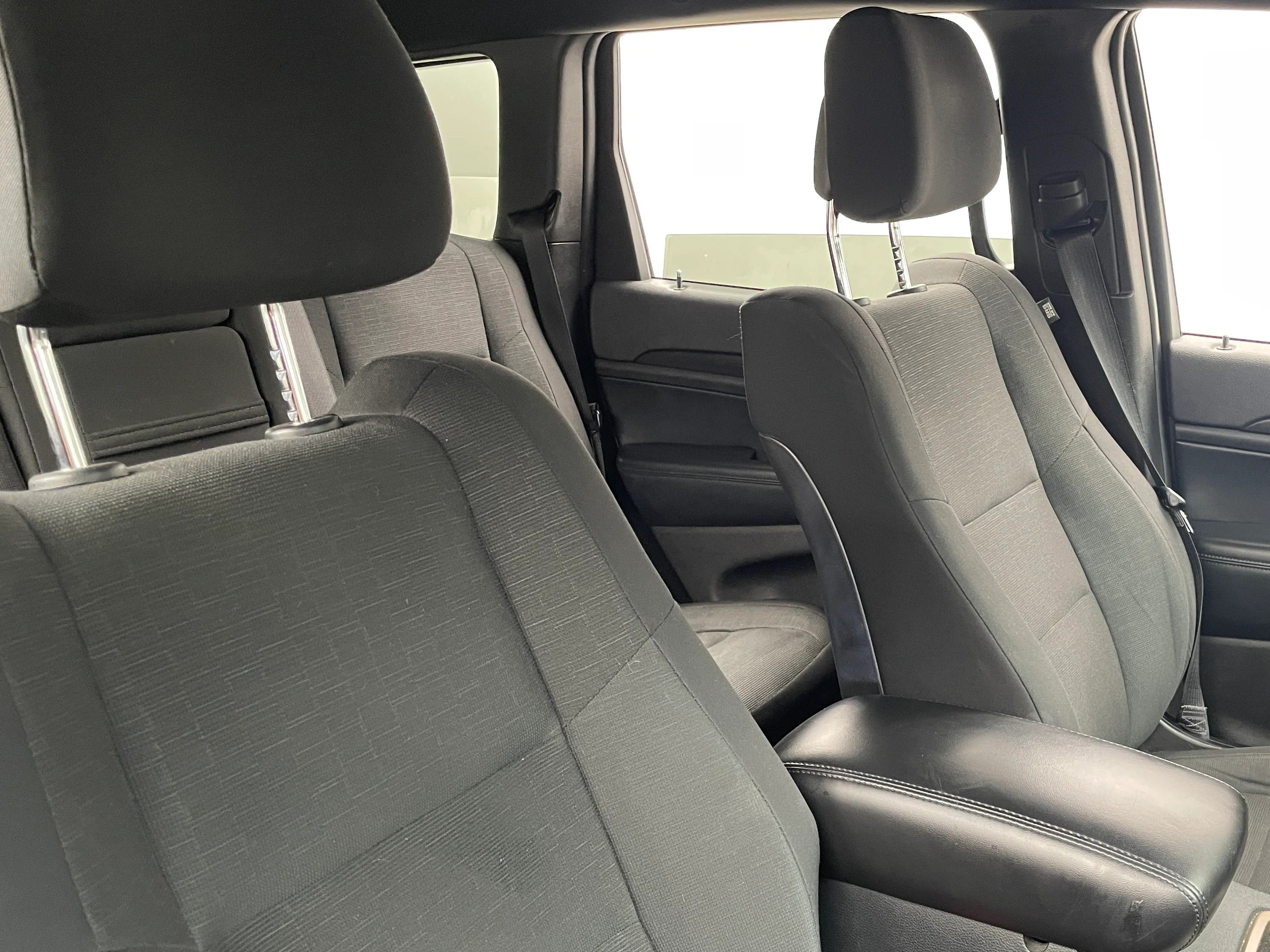 2017 Jeep Grand Cherokee Laredo 2