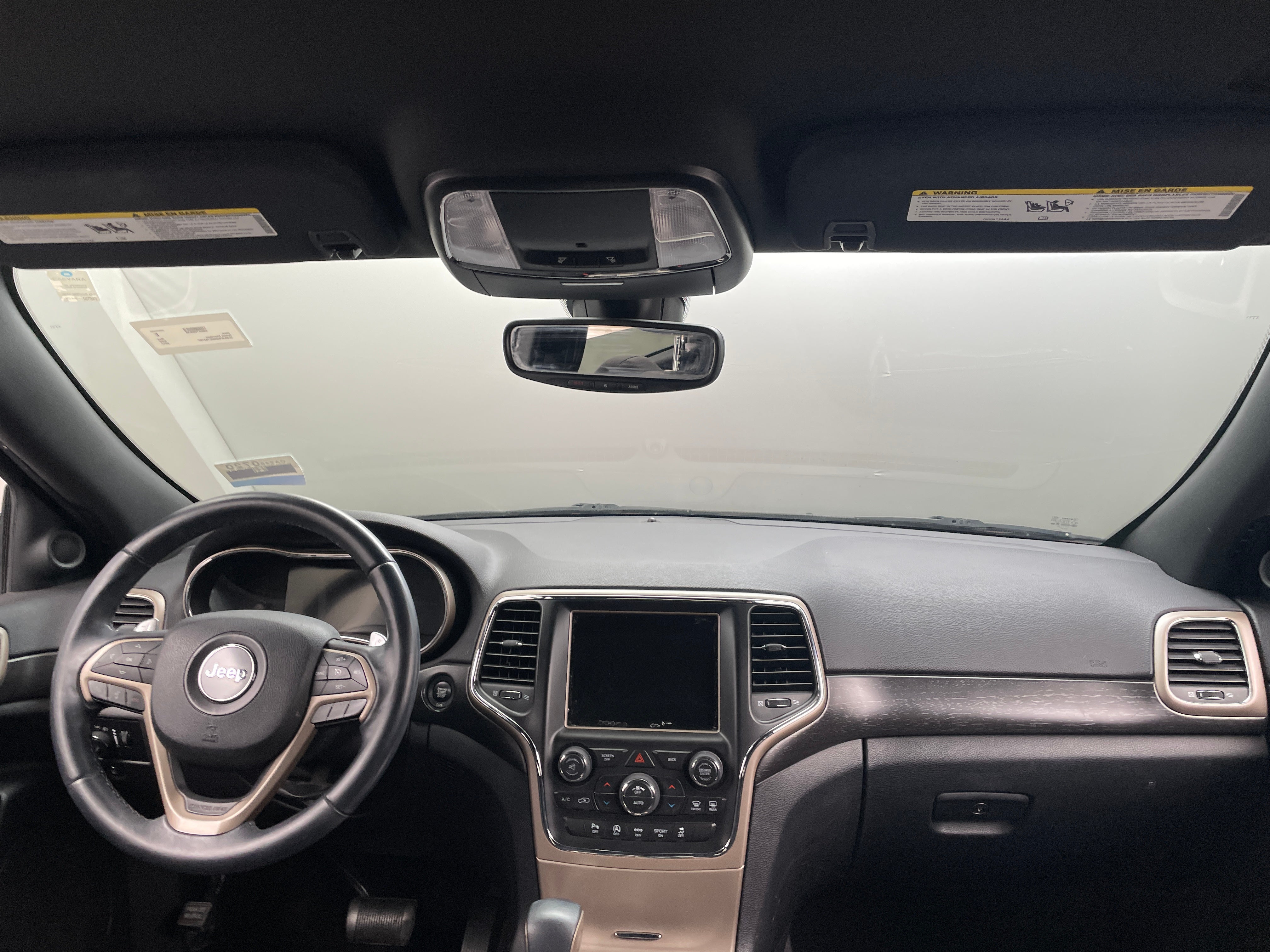 2017 Jeep Grand Cherokee Laredo 3