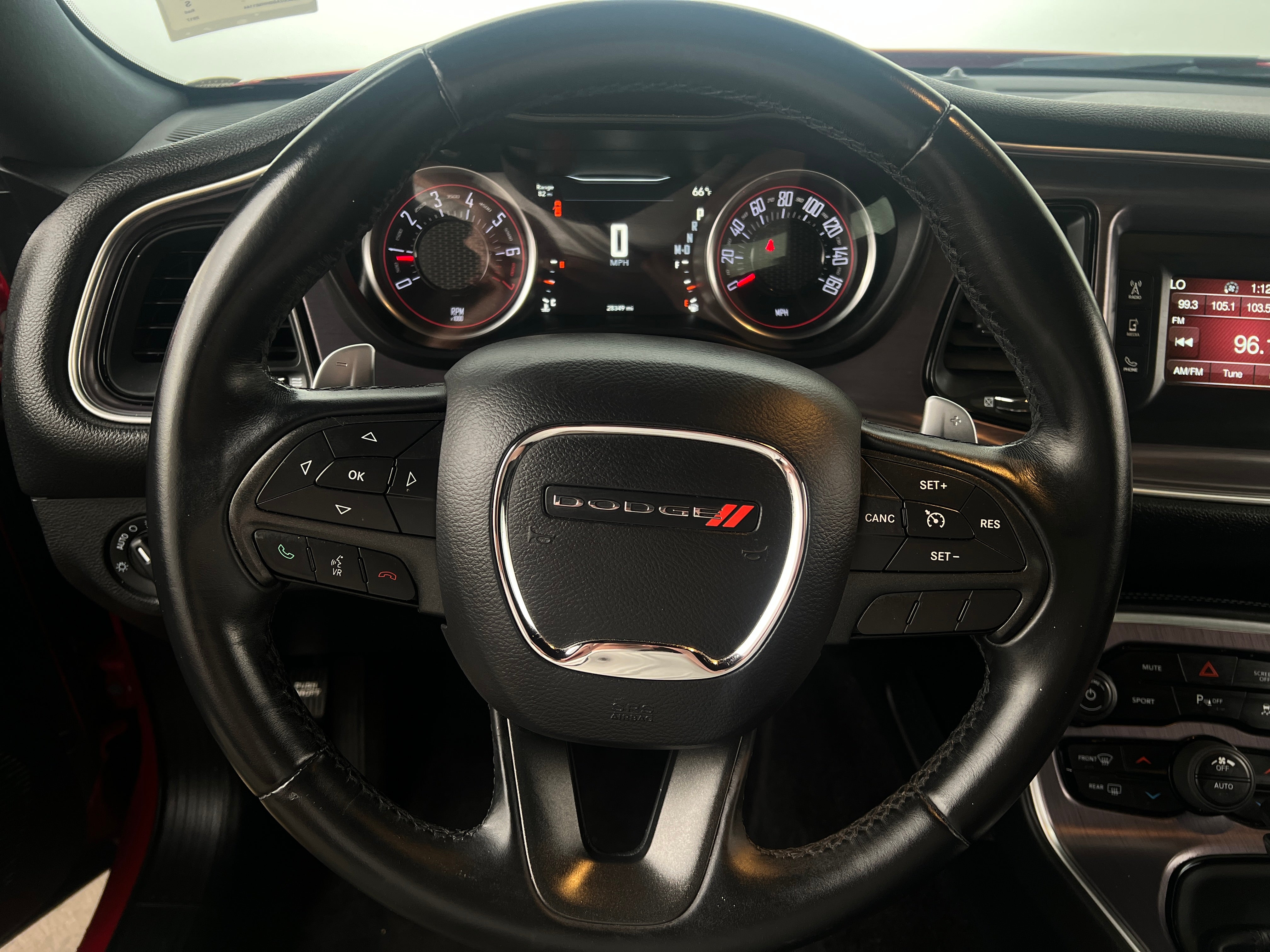 2017 Dodge Challenger SXT 4