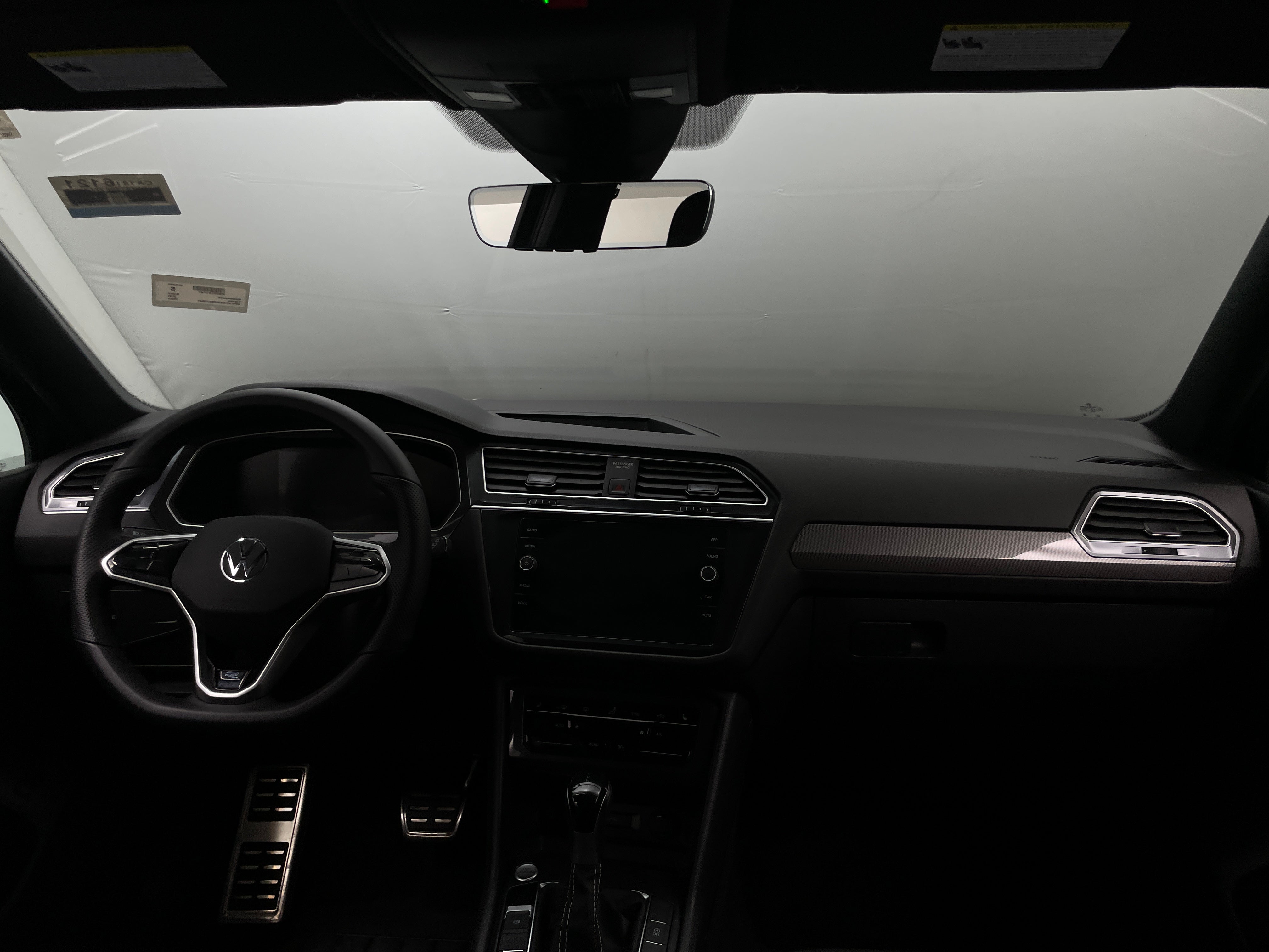 2024 Volkswagen Tiguan SE R-Line Black 2