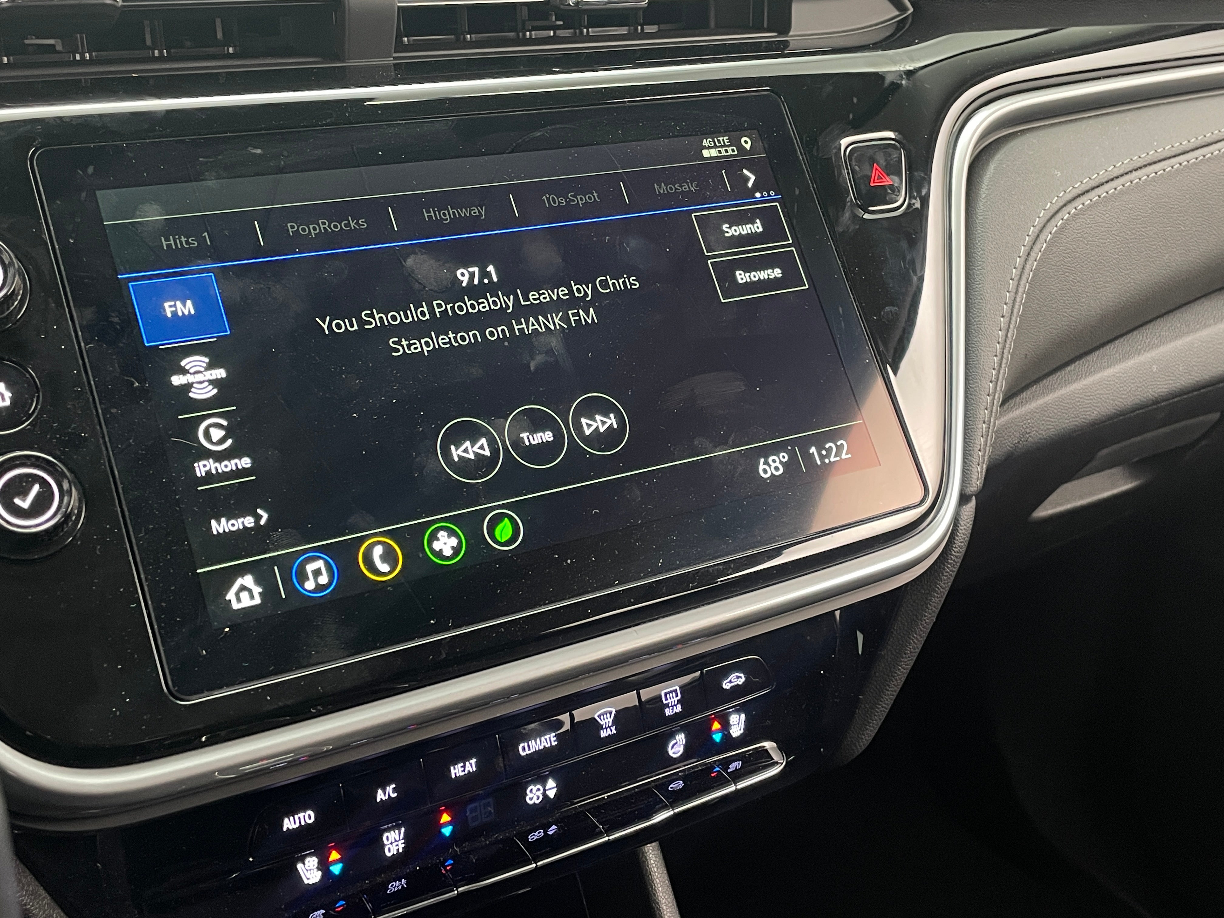 2023 Chevrolet Bolt EUV LT 4