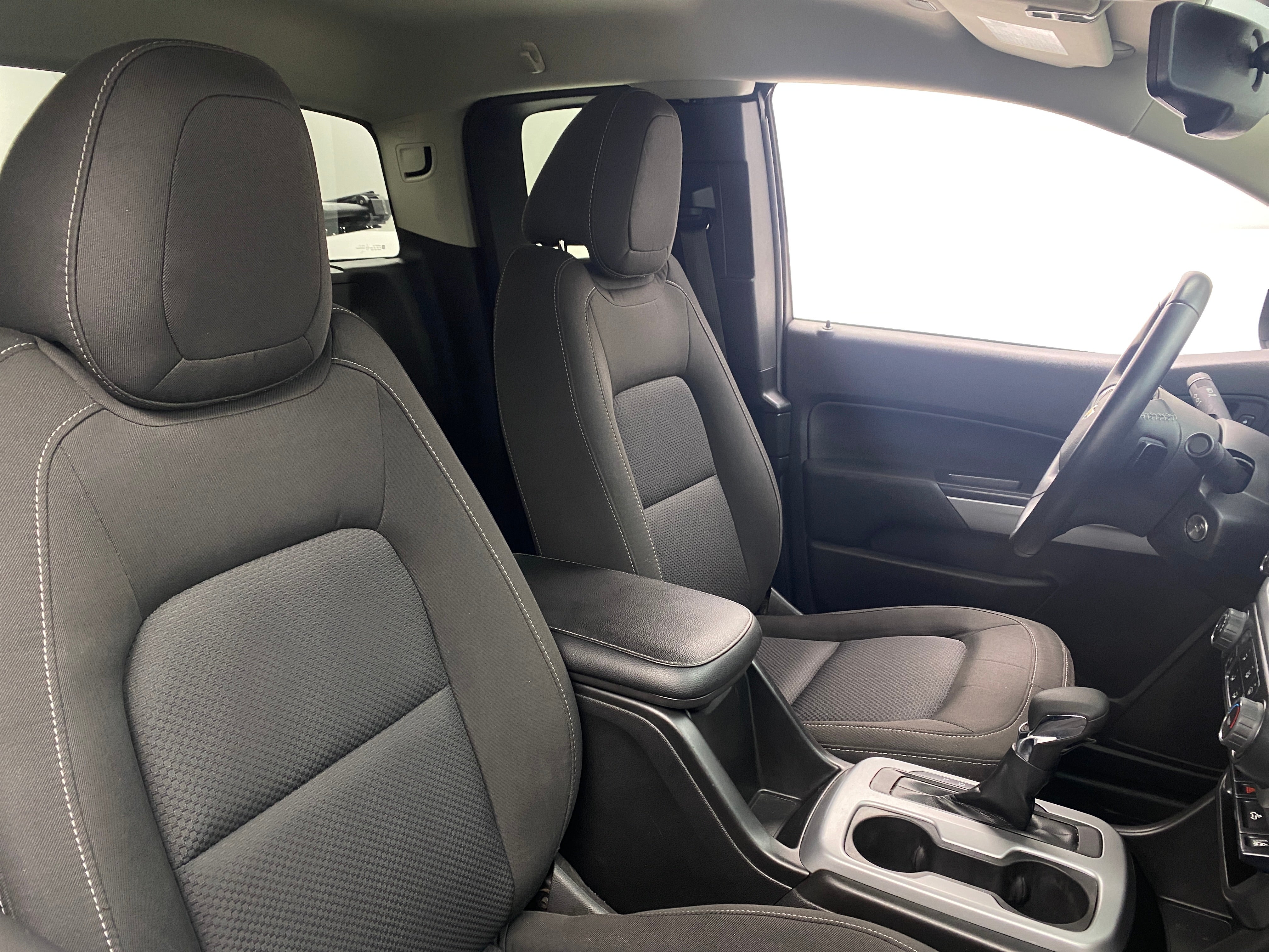 2022 Chevrolet Colorado LT 2