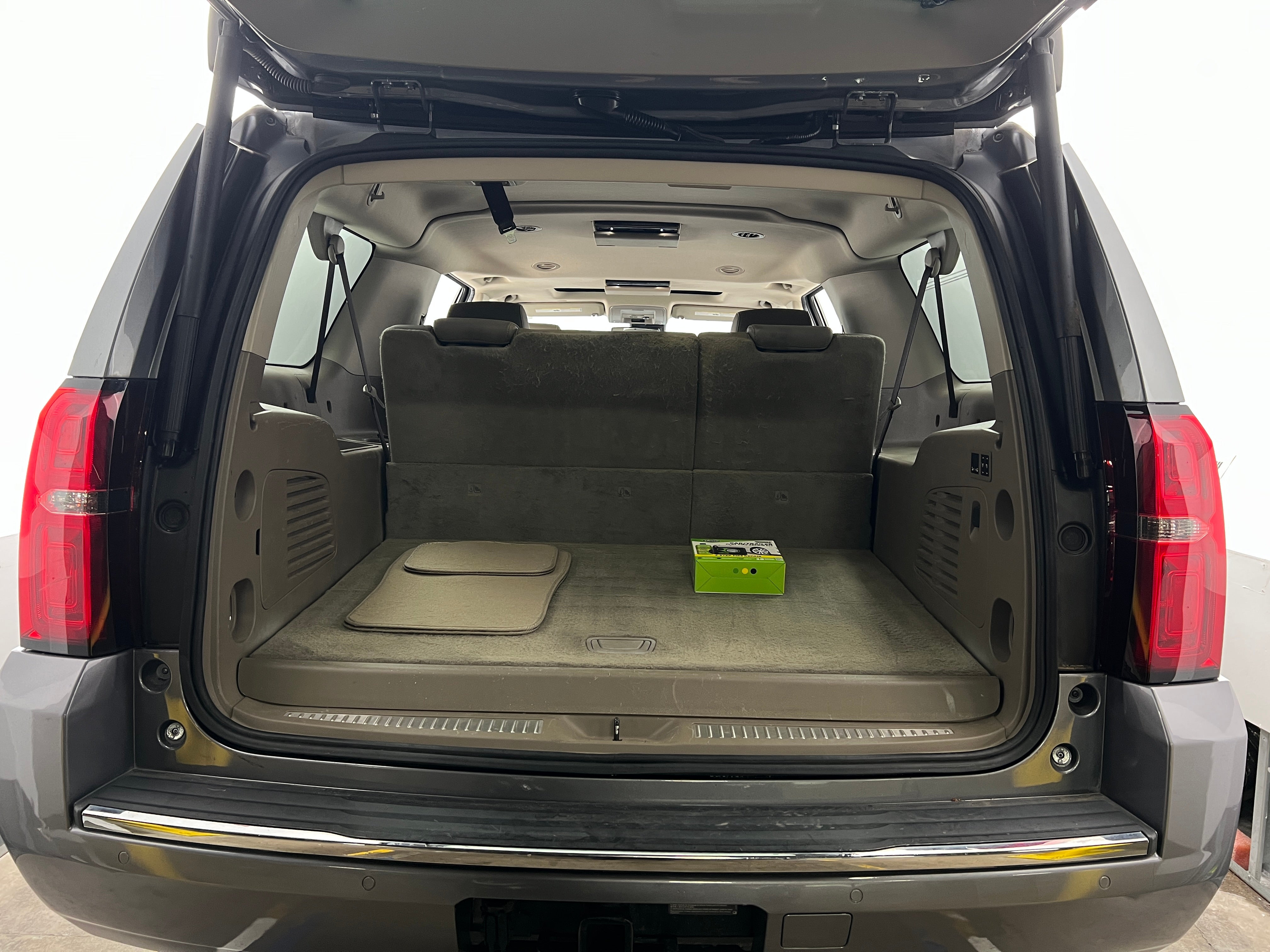 2020 Chevrolet Suburban Premier 6
