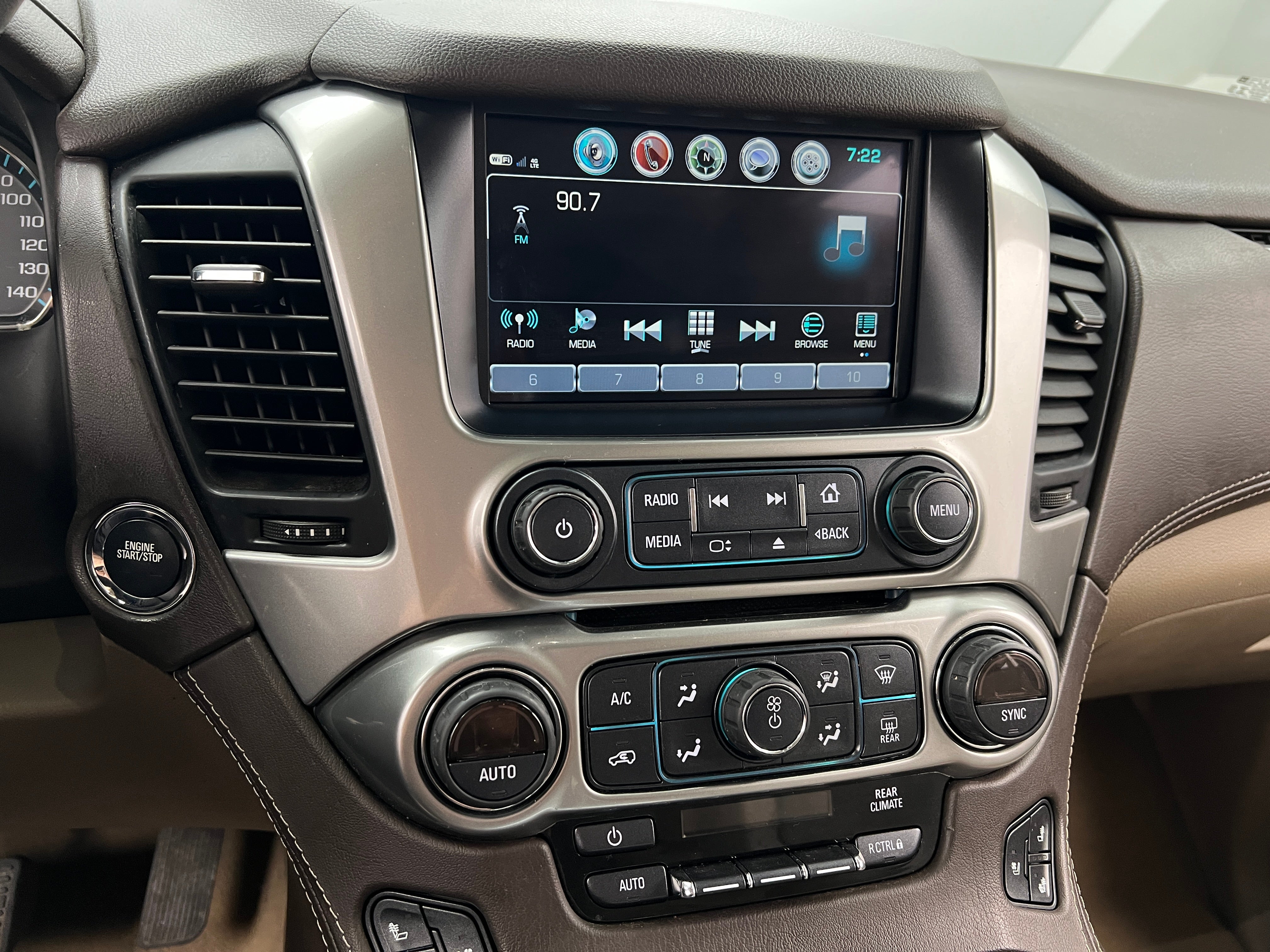 2020 Chevrolet Suburban Premier 3