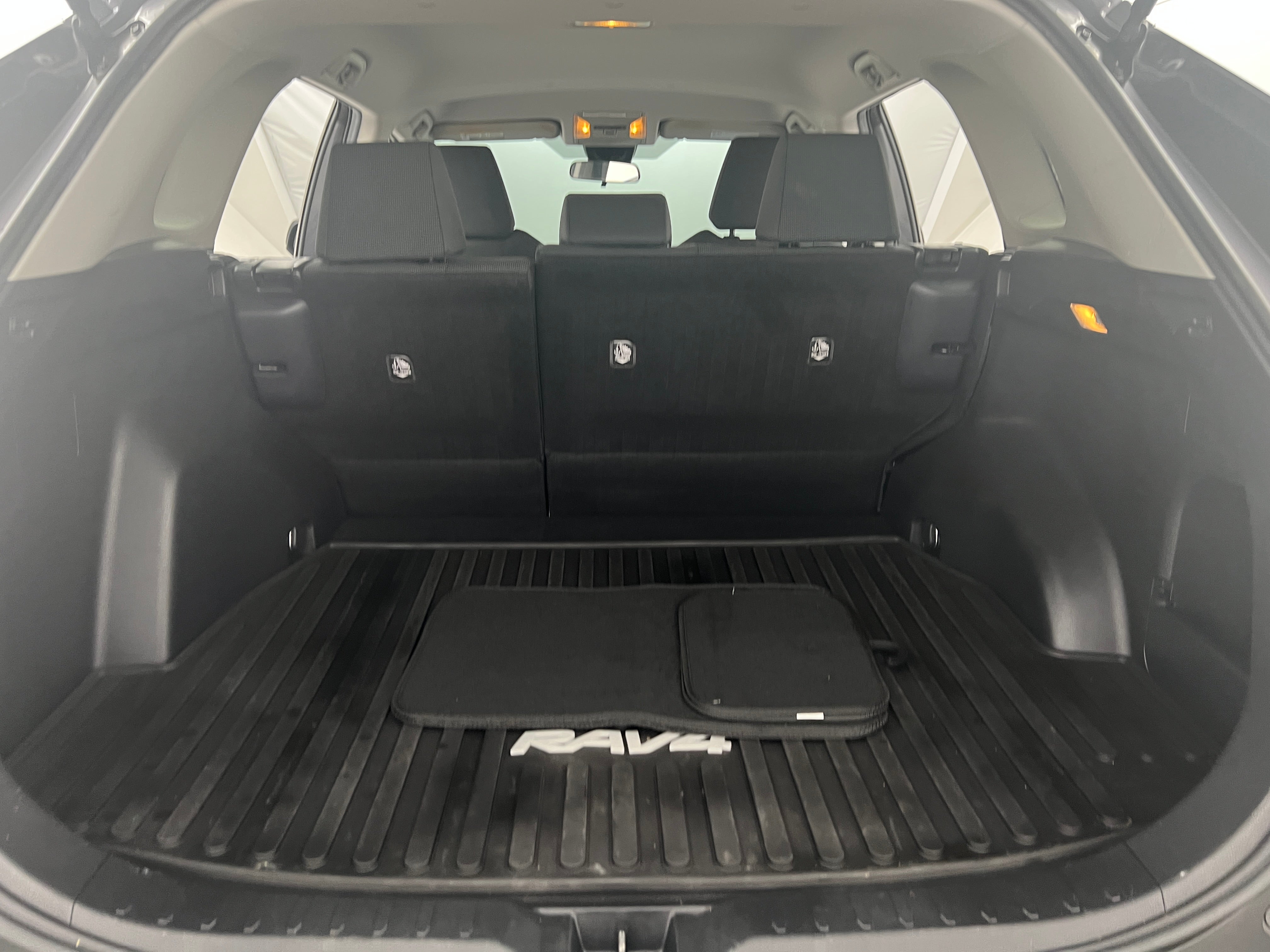 2021 Toyota RAV4 LE 7