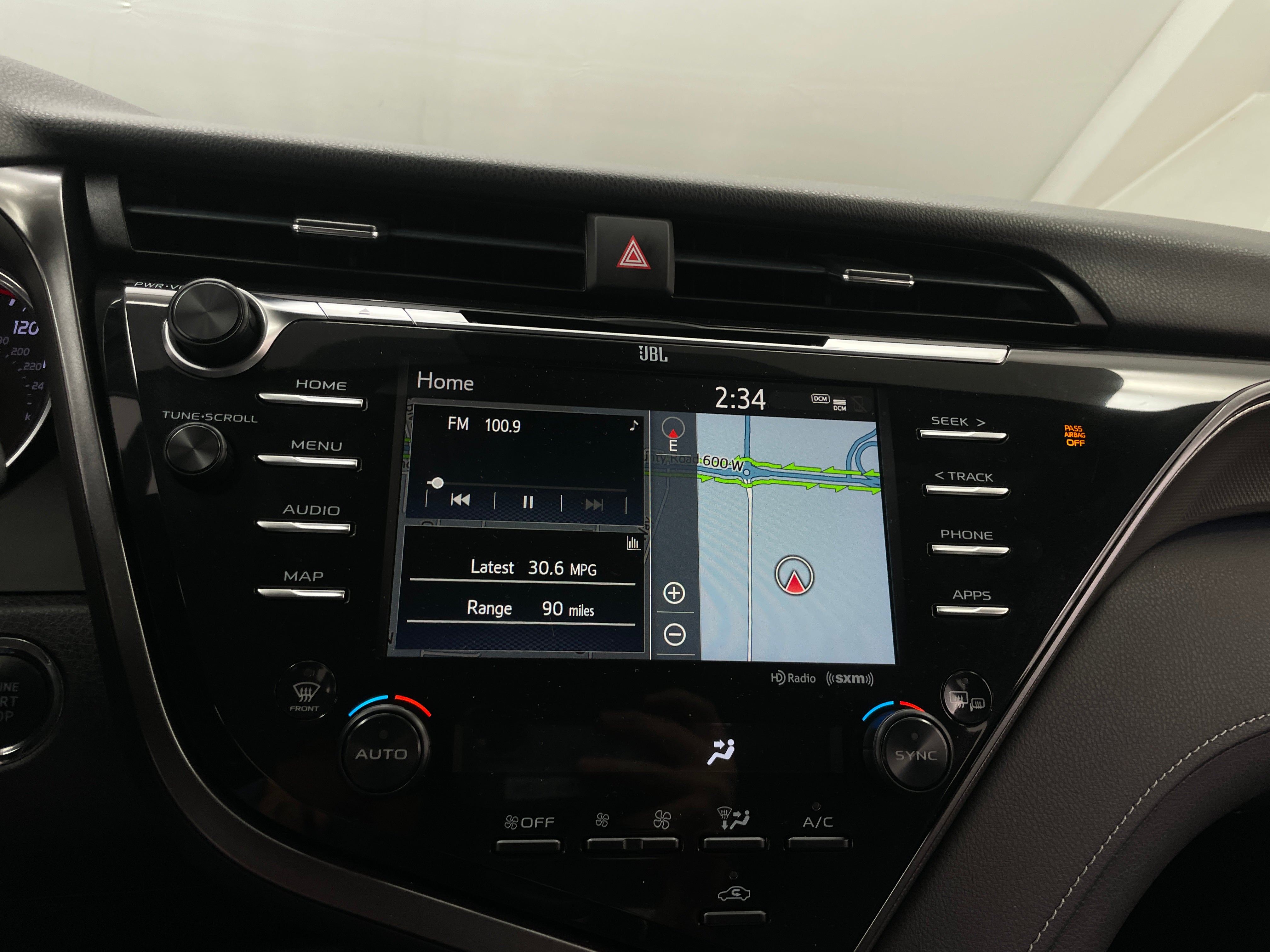 2019 Toyota Camry XSE 3