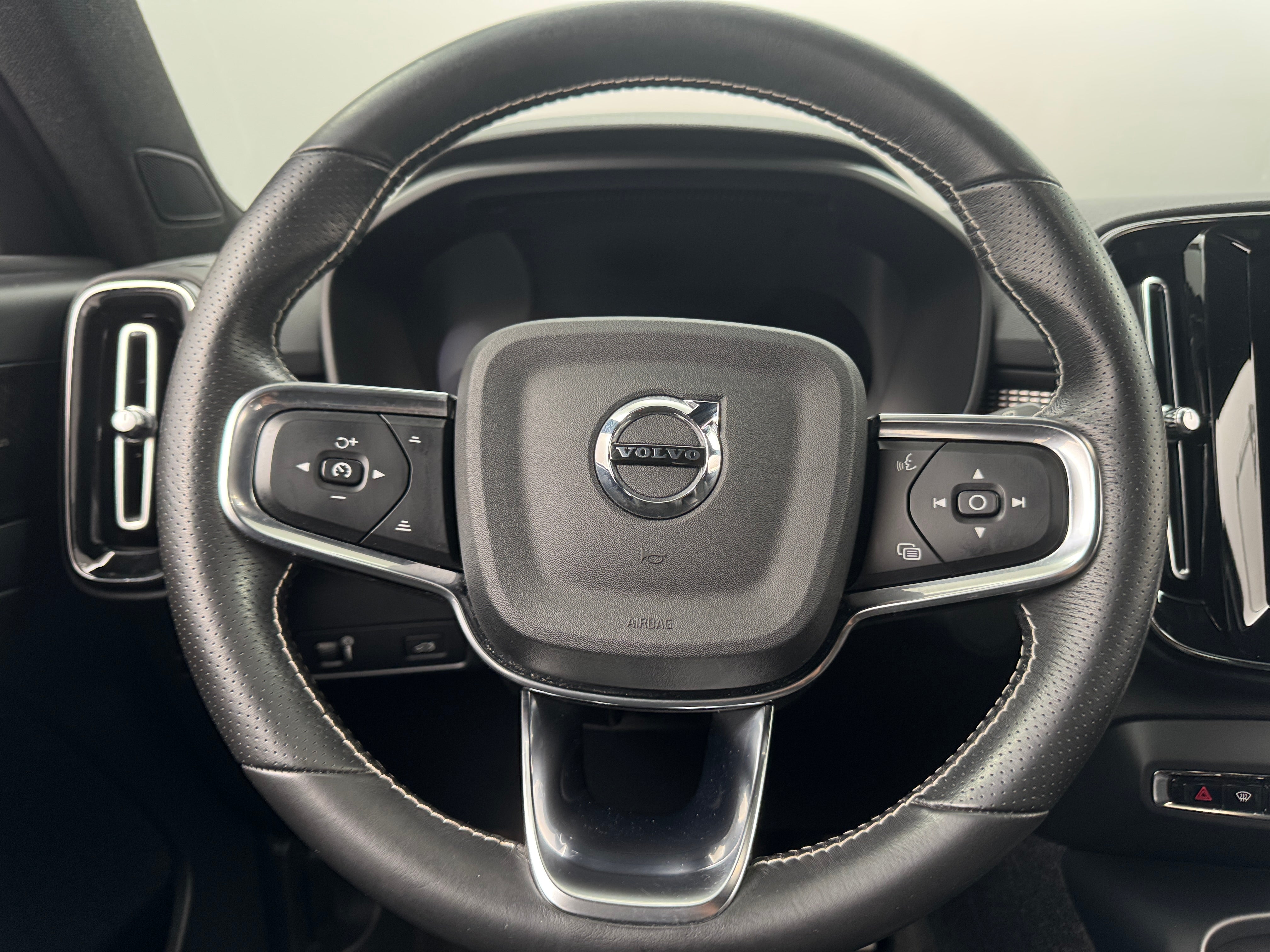 2021 Volvo XC40 Recharge Core 4