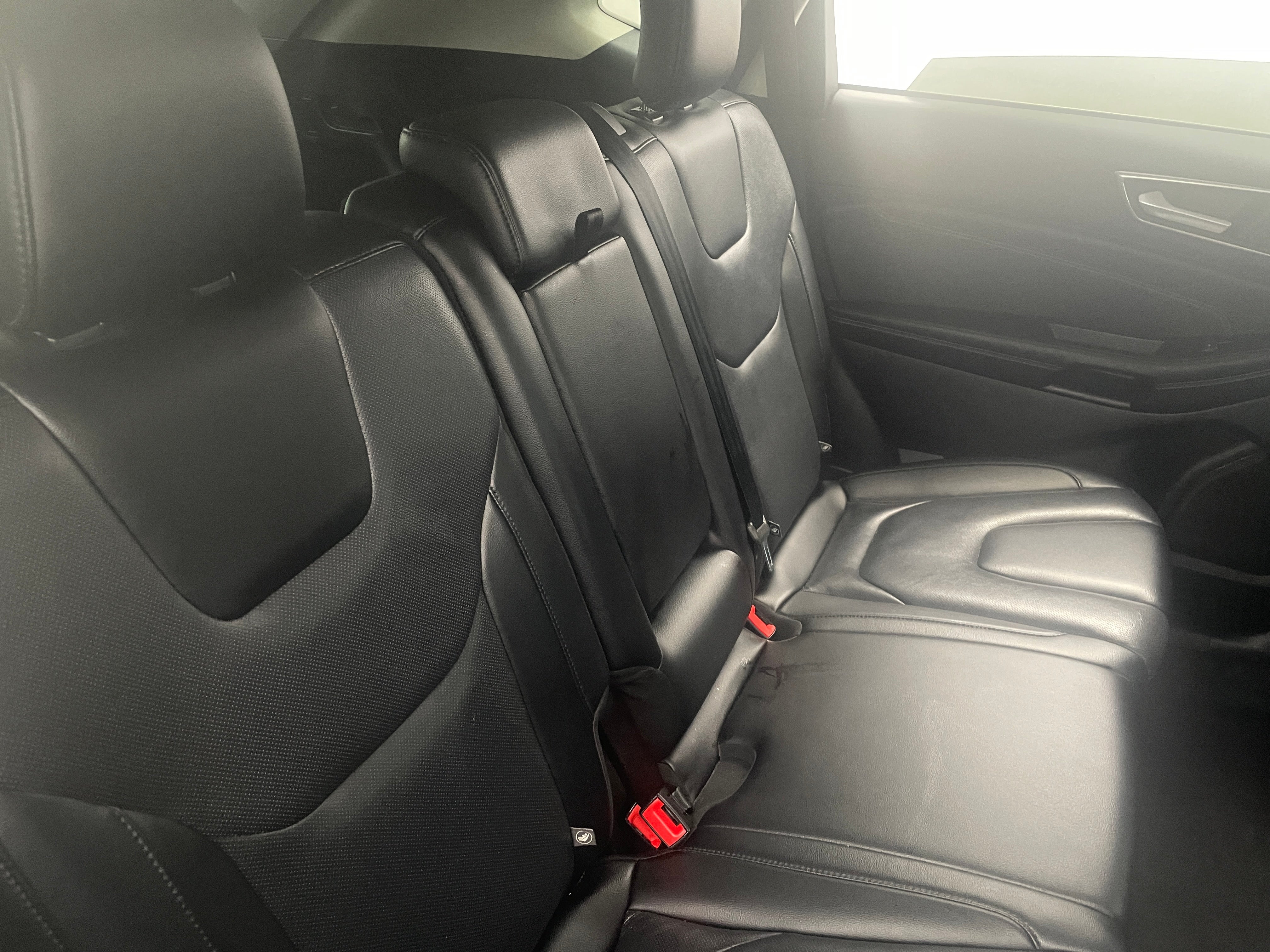 2022 Ford Edge Titanium 5