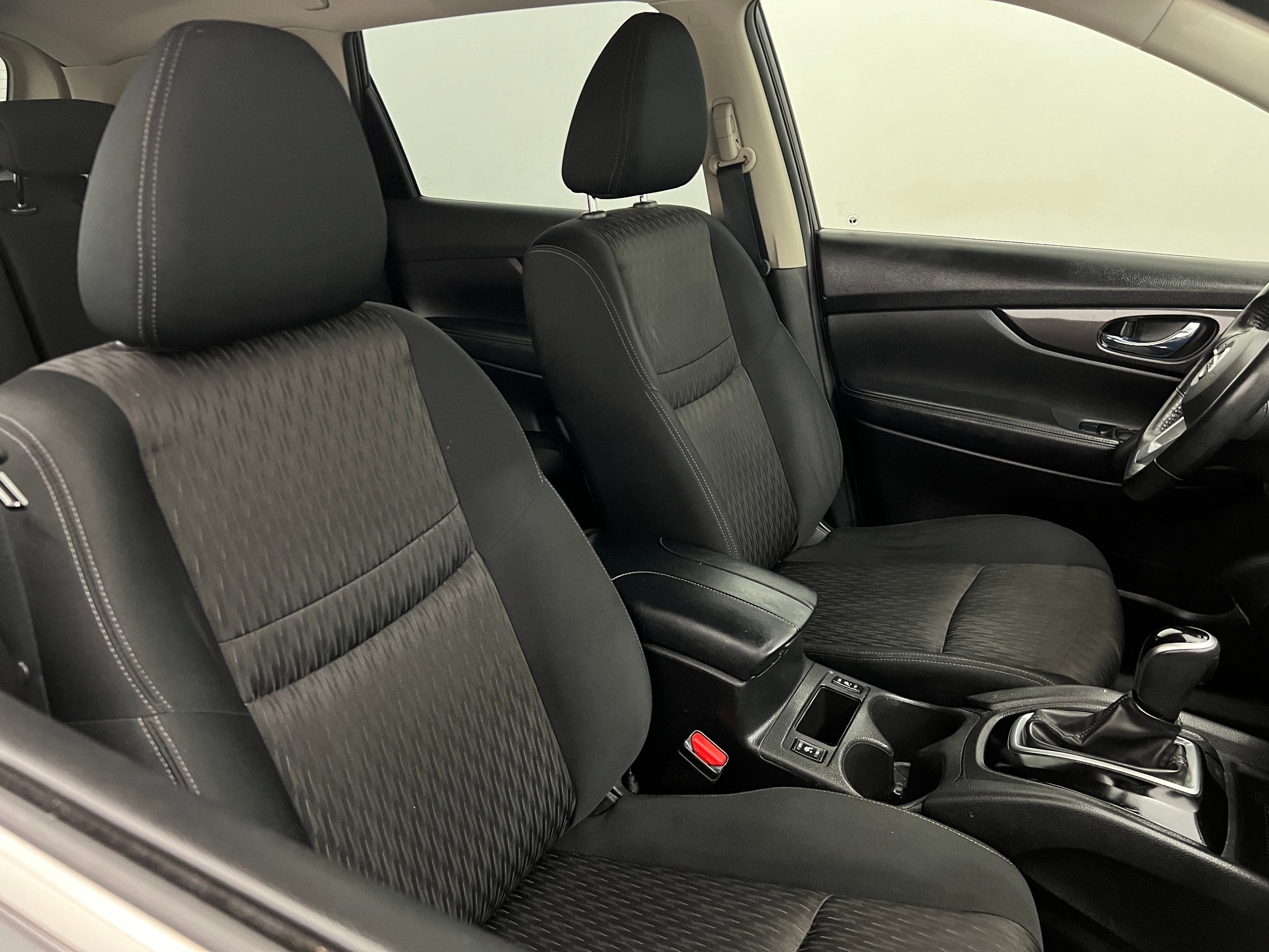 2019 Nissan Rogue SV 2