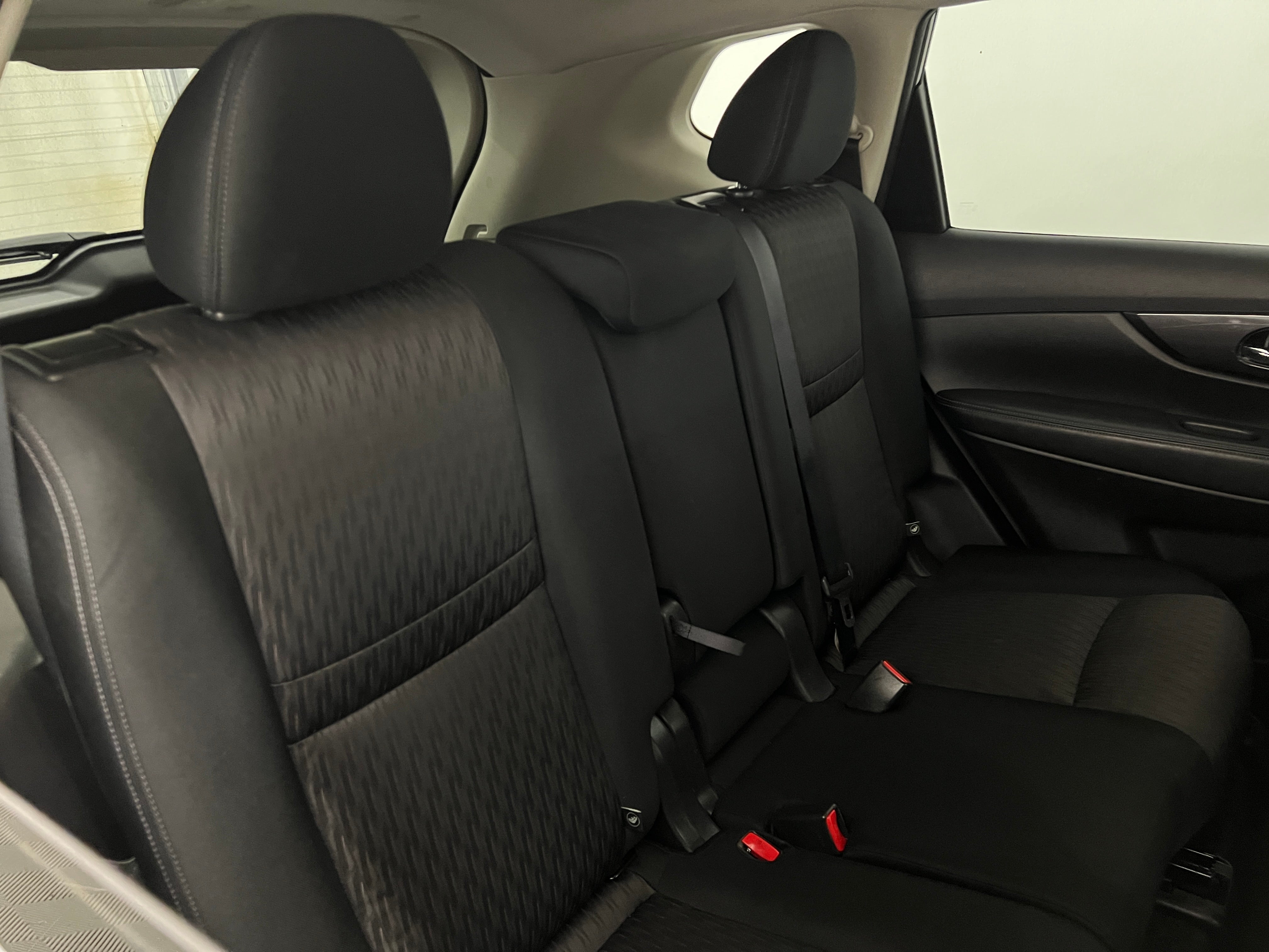 2019 Nissan Rogue SV 6