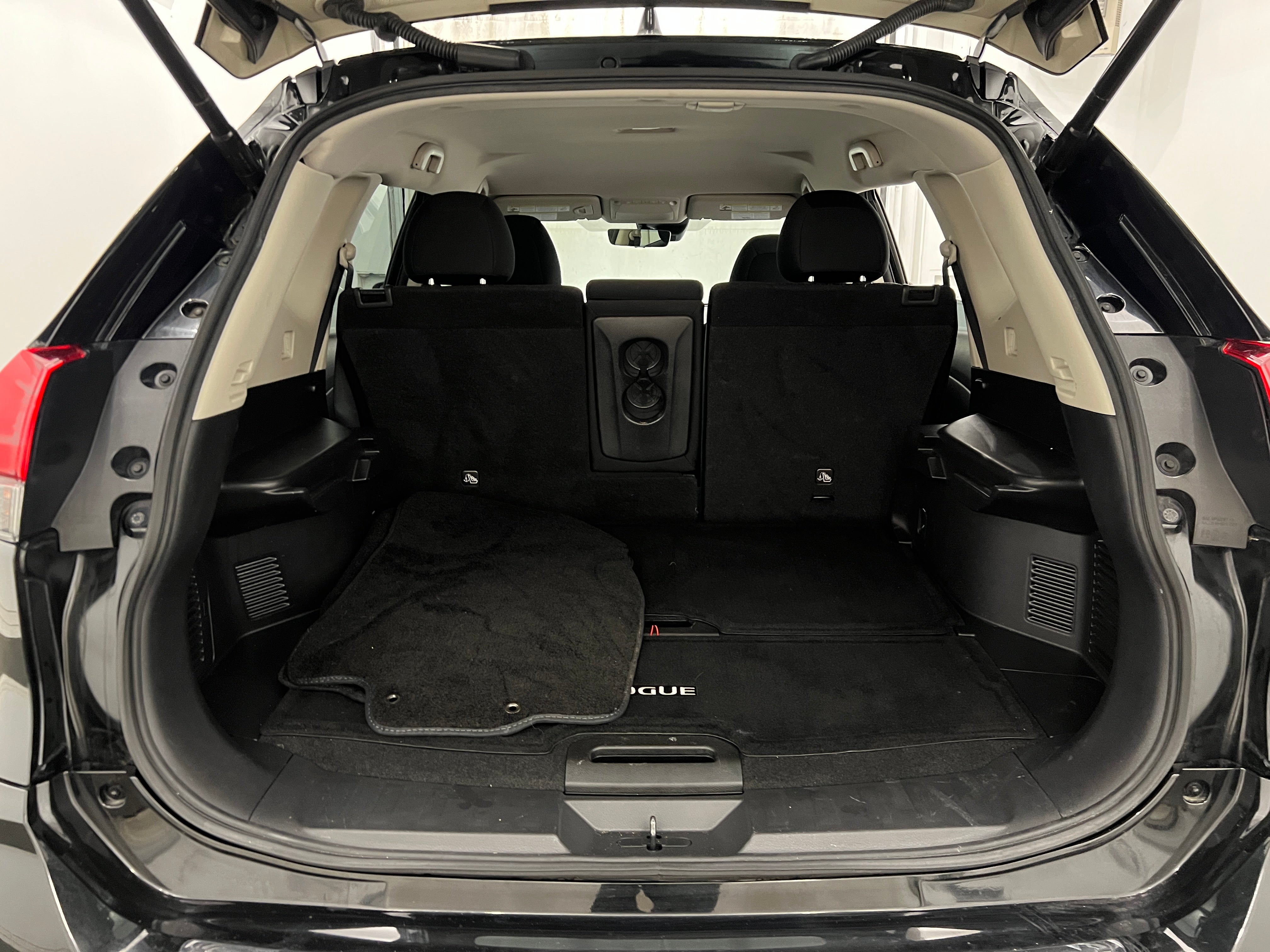 2019 Nissan Rogue SV 7