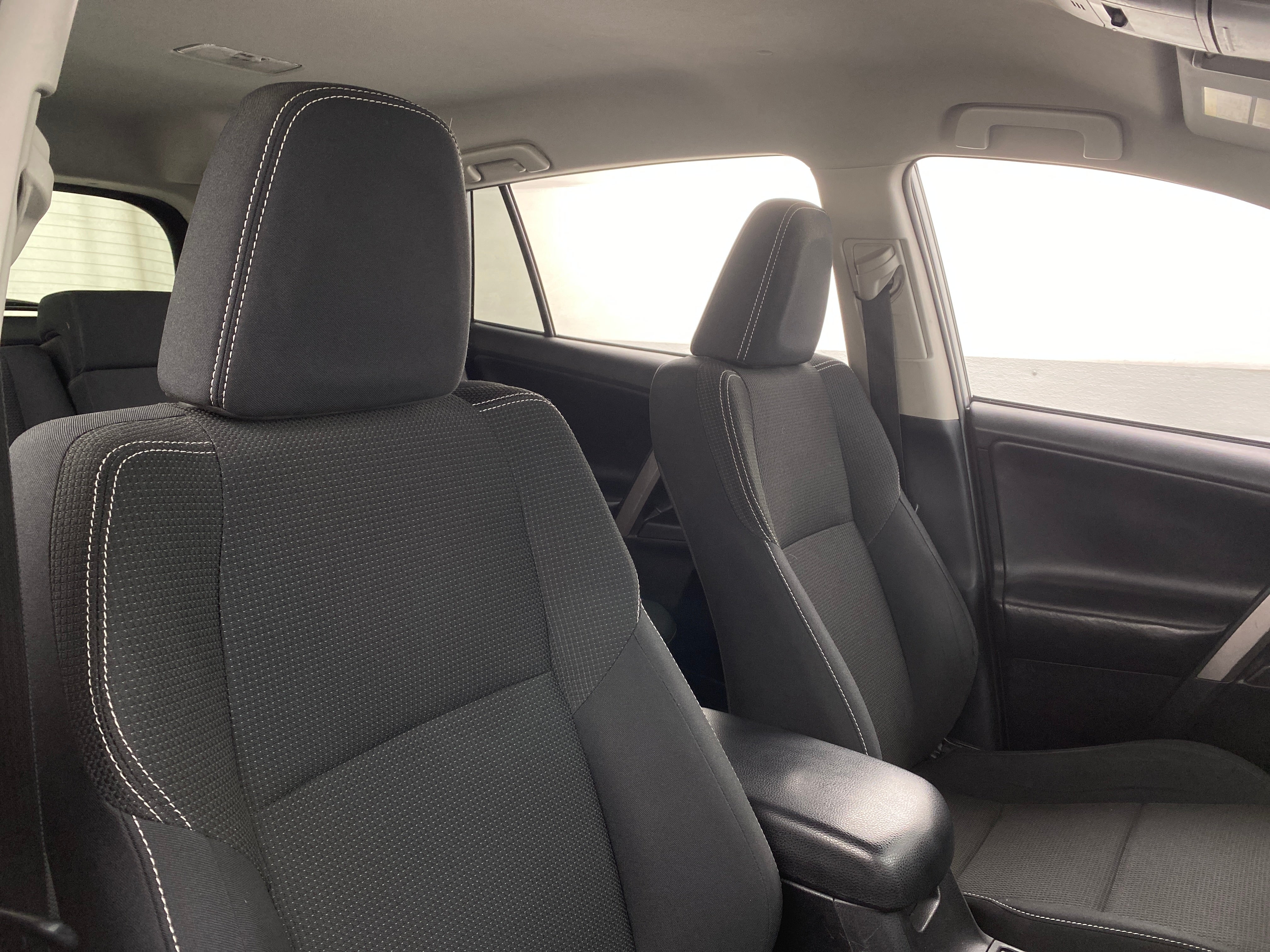 2018 Toyota RAV4 LE 2