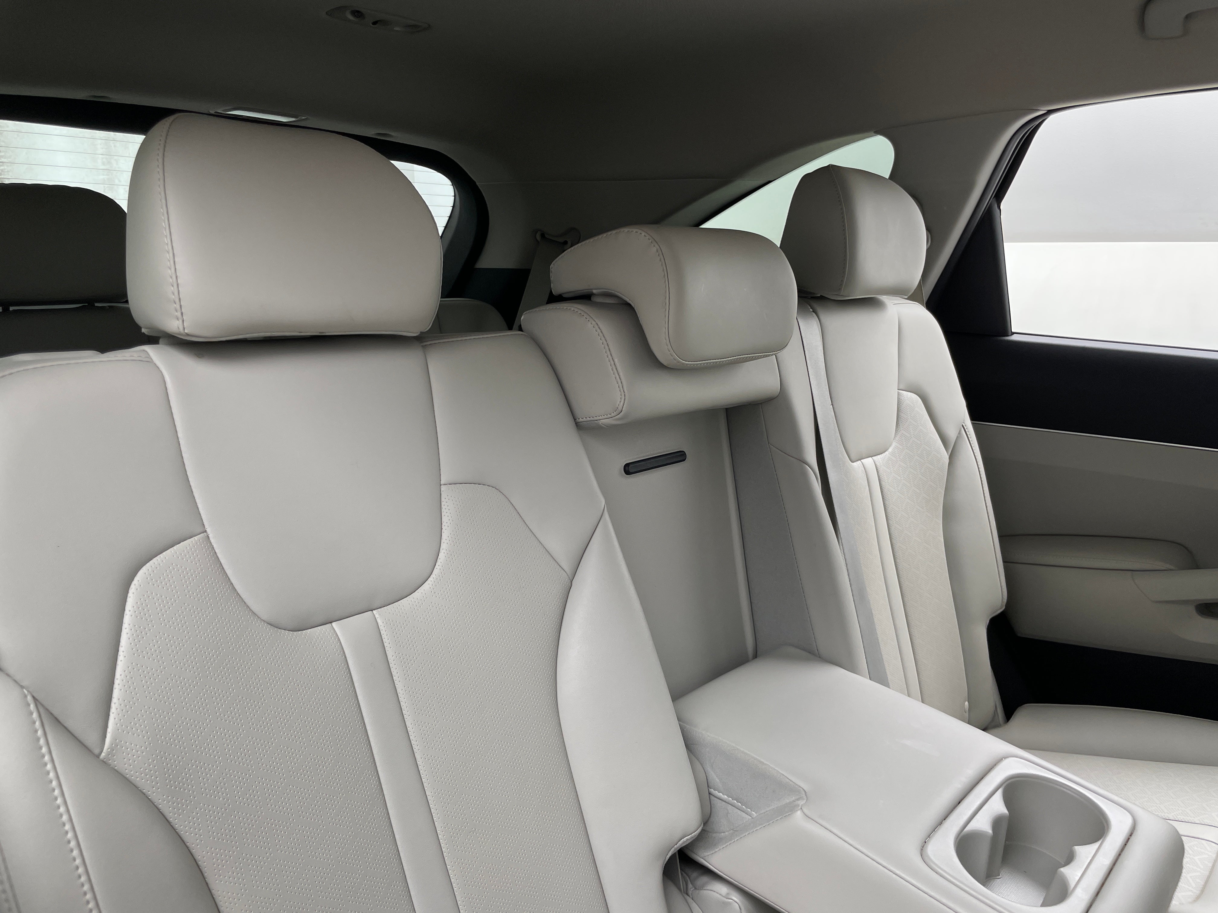 2022 Kia Sorento S 5