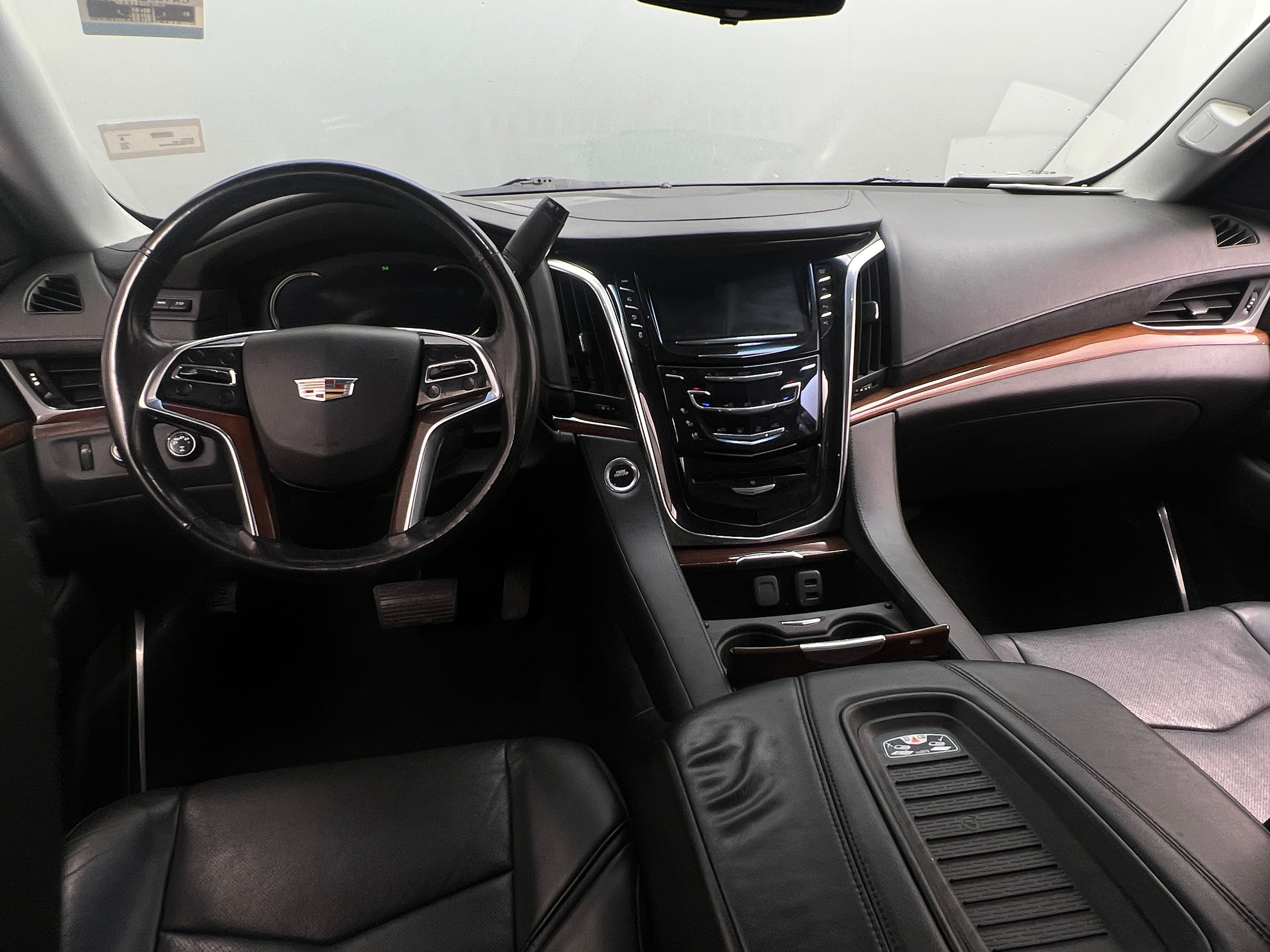 2018 Cadillac Escalade ESV Luxury 2