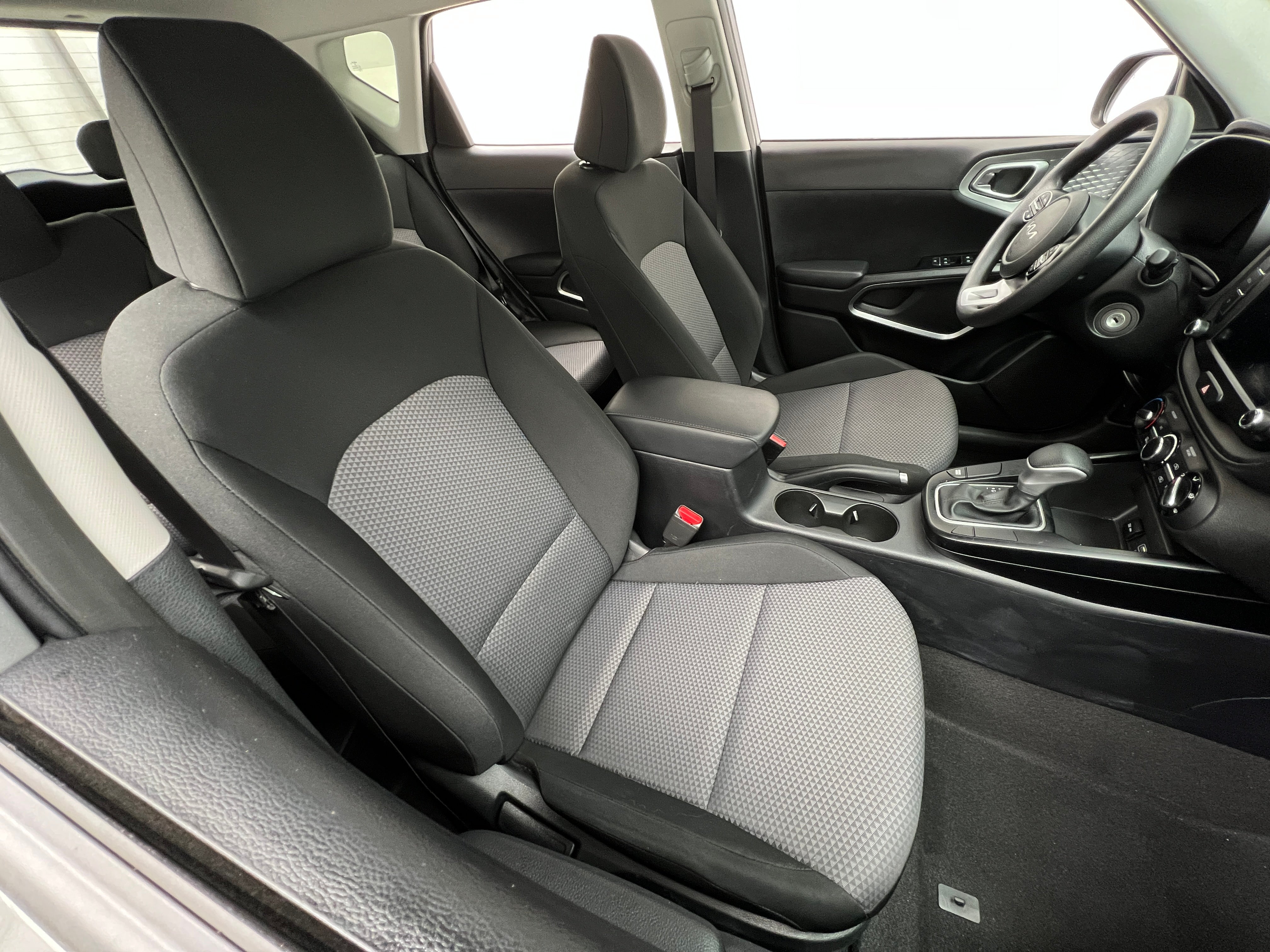2023 Kia Soul LX 2