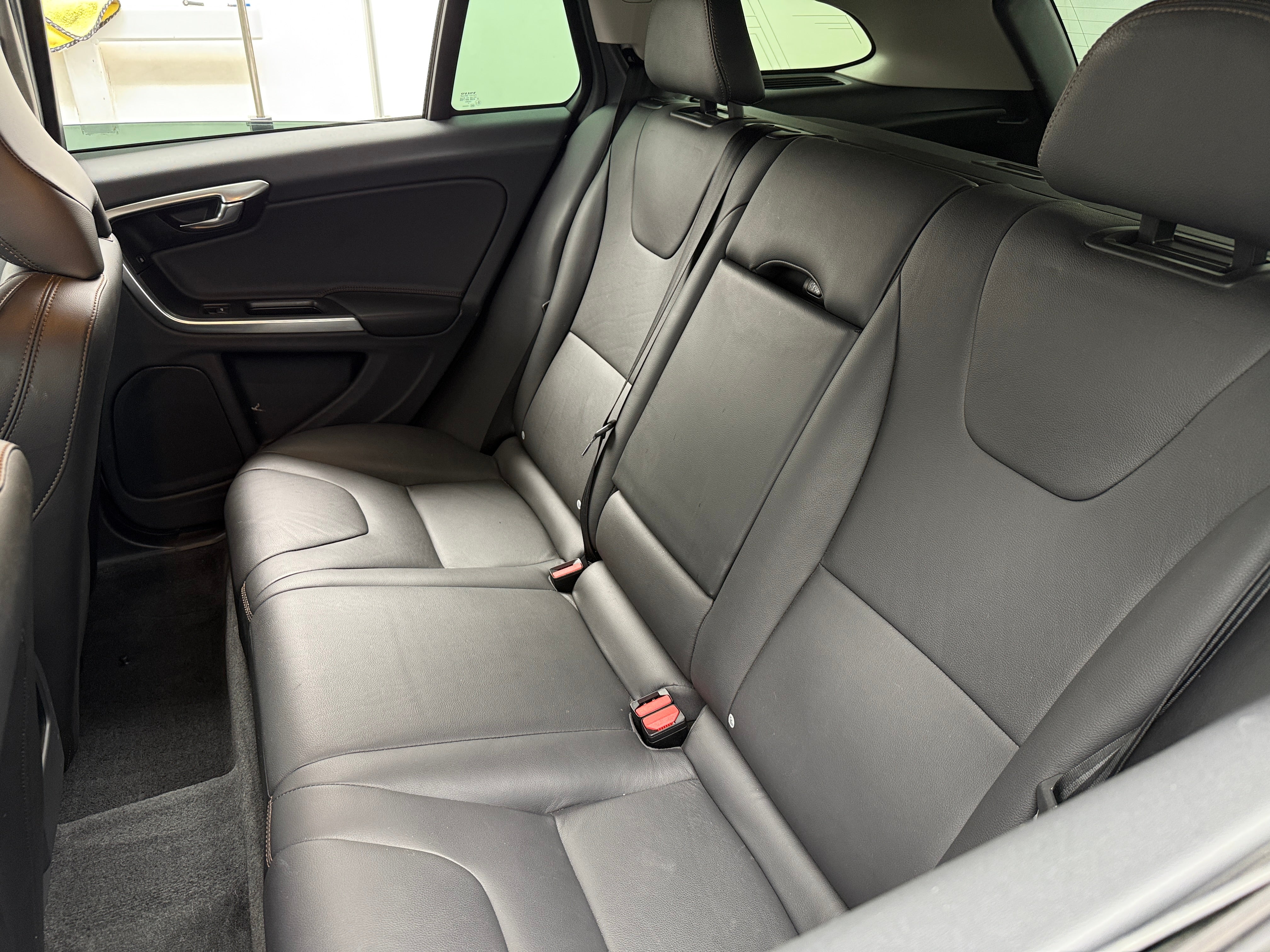 2017 Volvo V60 T5 5