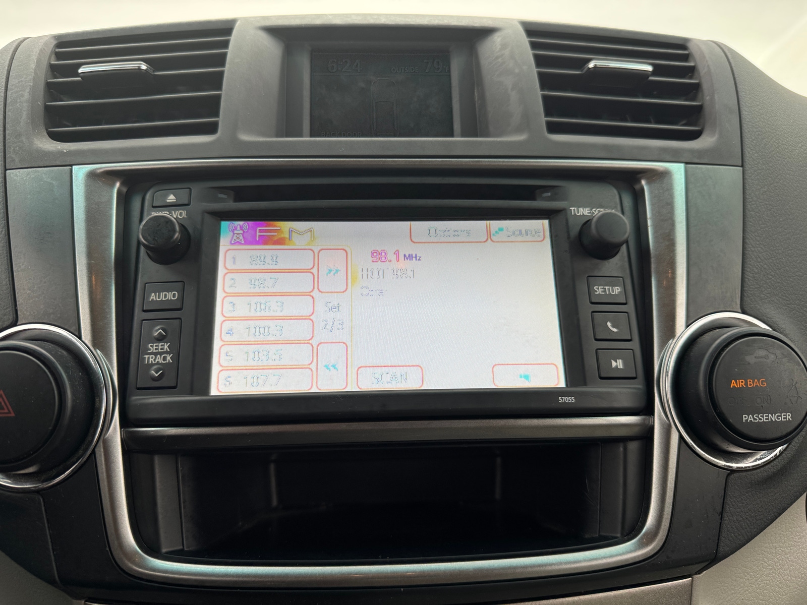 Thumbnail: 2013 Toyota Highlander - 4