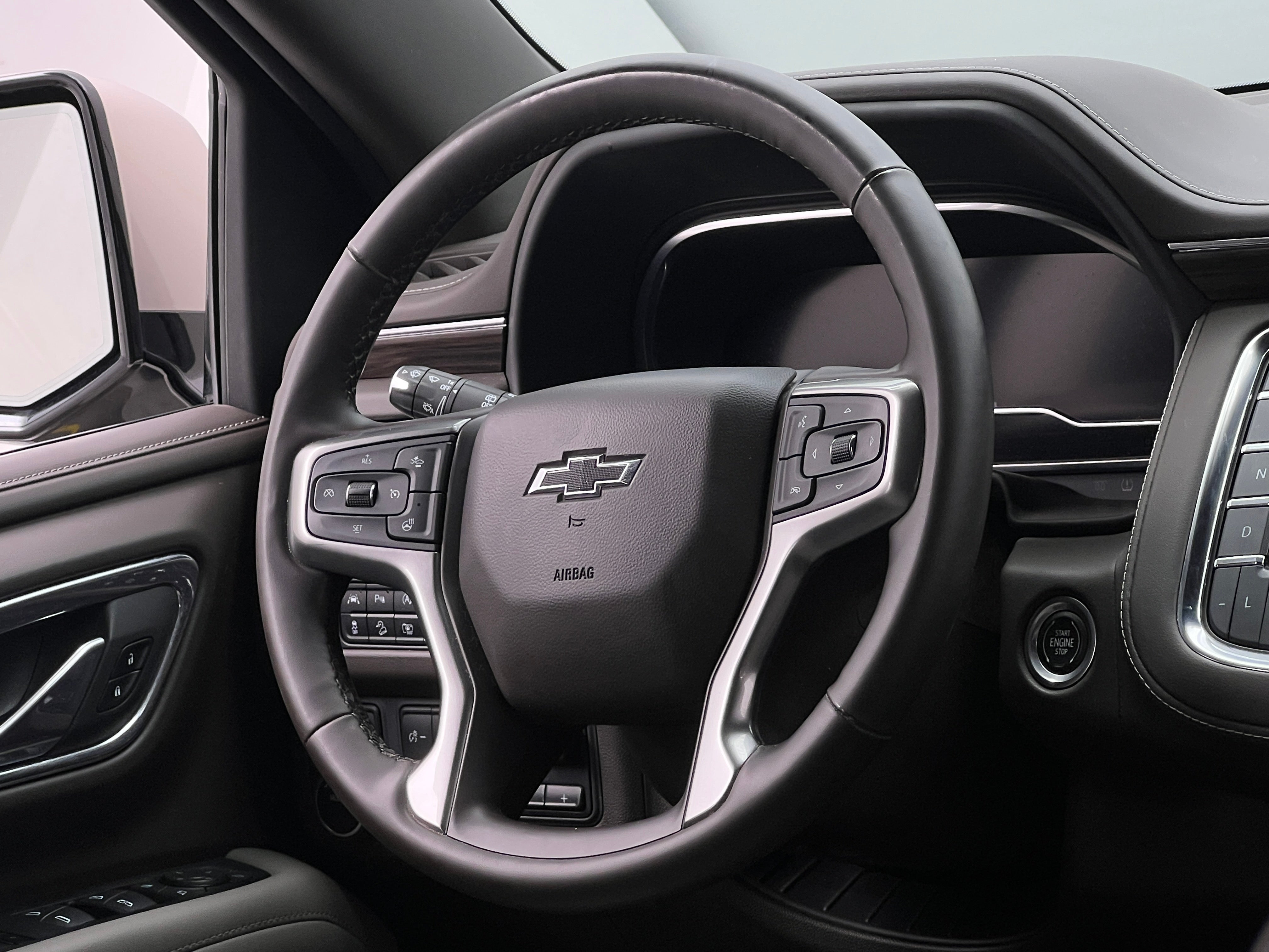 2023 Chevrolet Suburban Z71 4