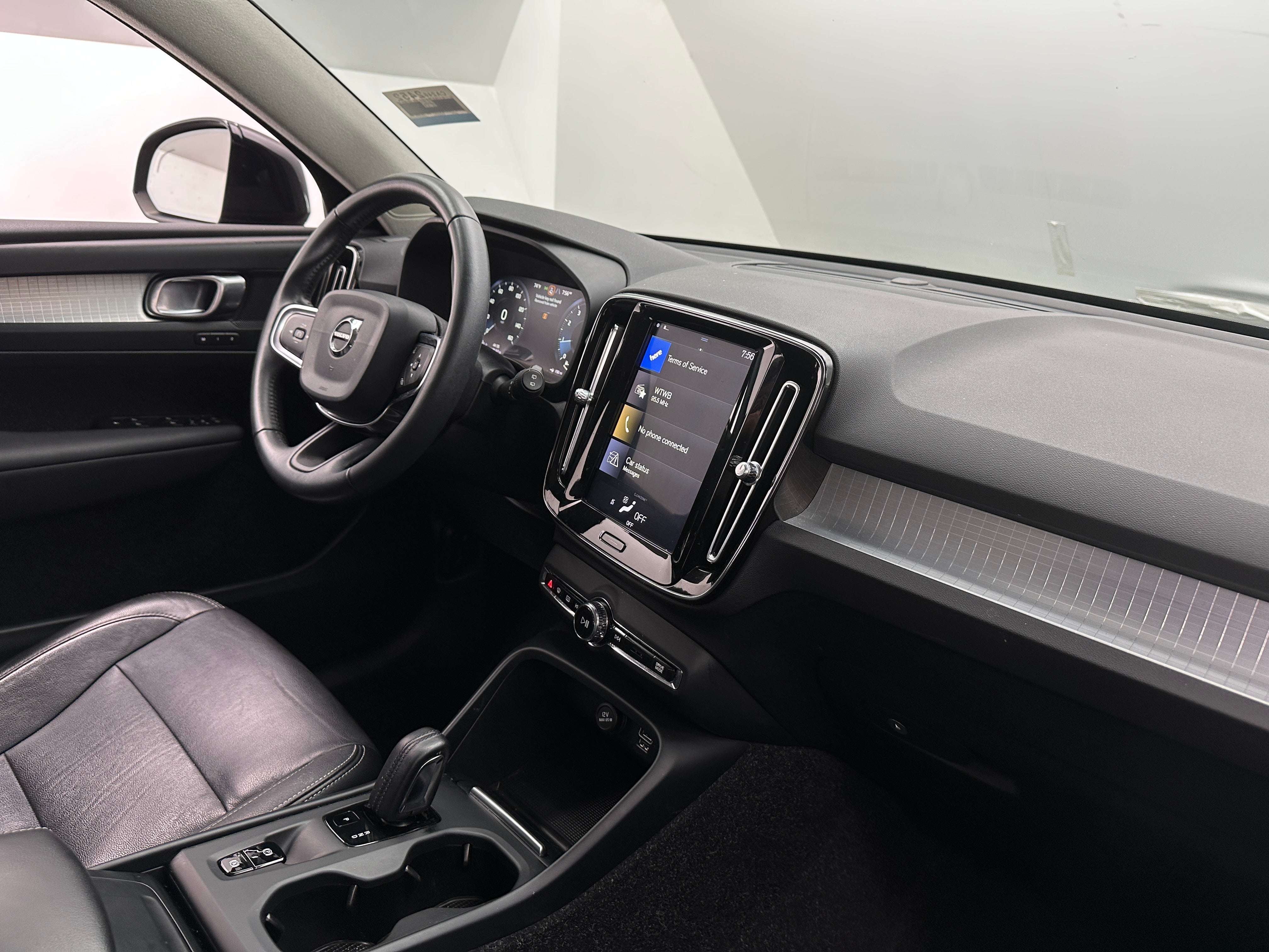 2019 Volvo XC40 T5 Momentum 2